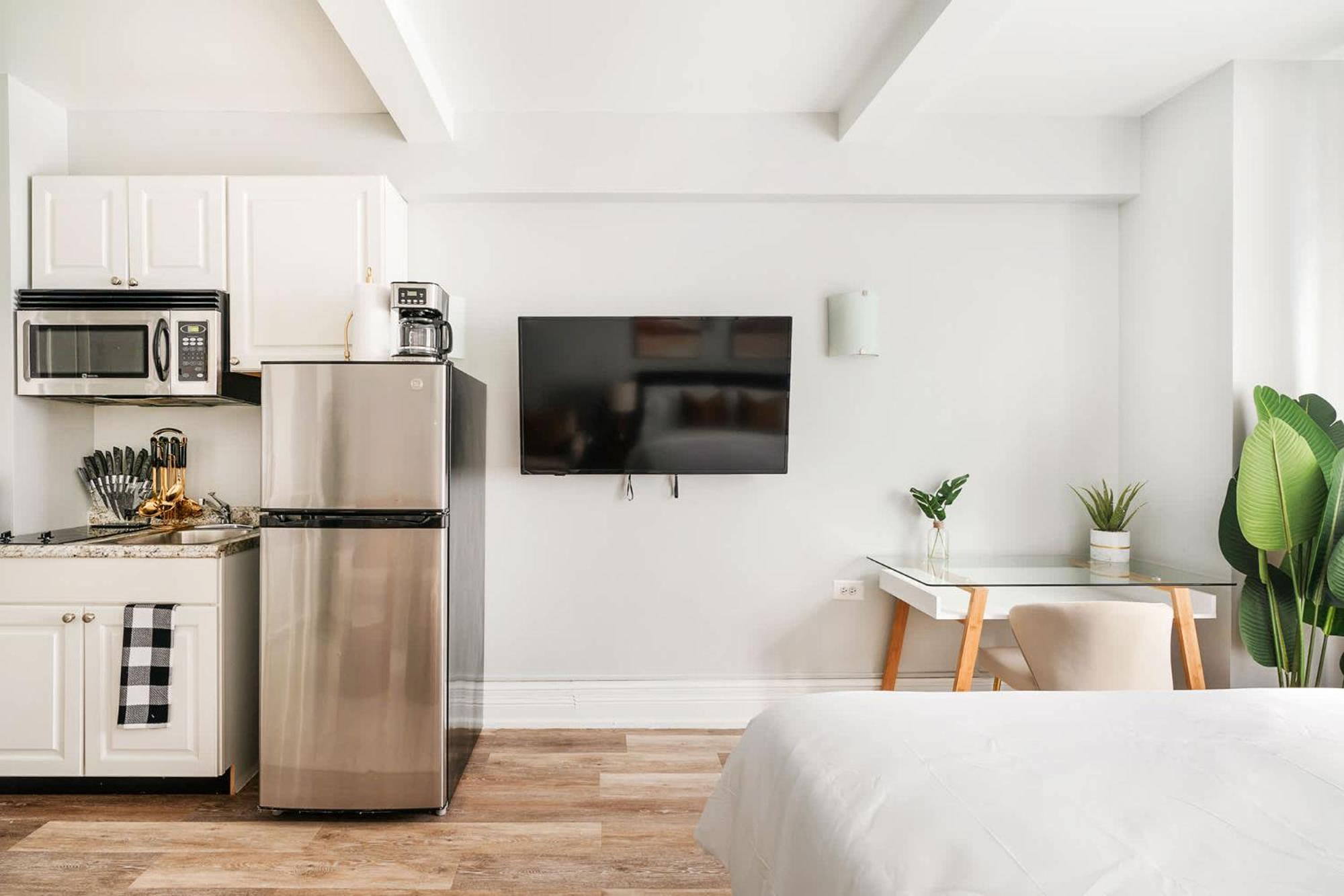 Apartment 73-304 Newly Reno Uws Doorman Gym Laundry *