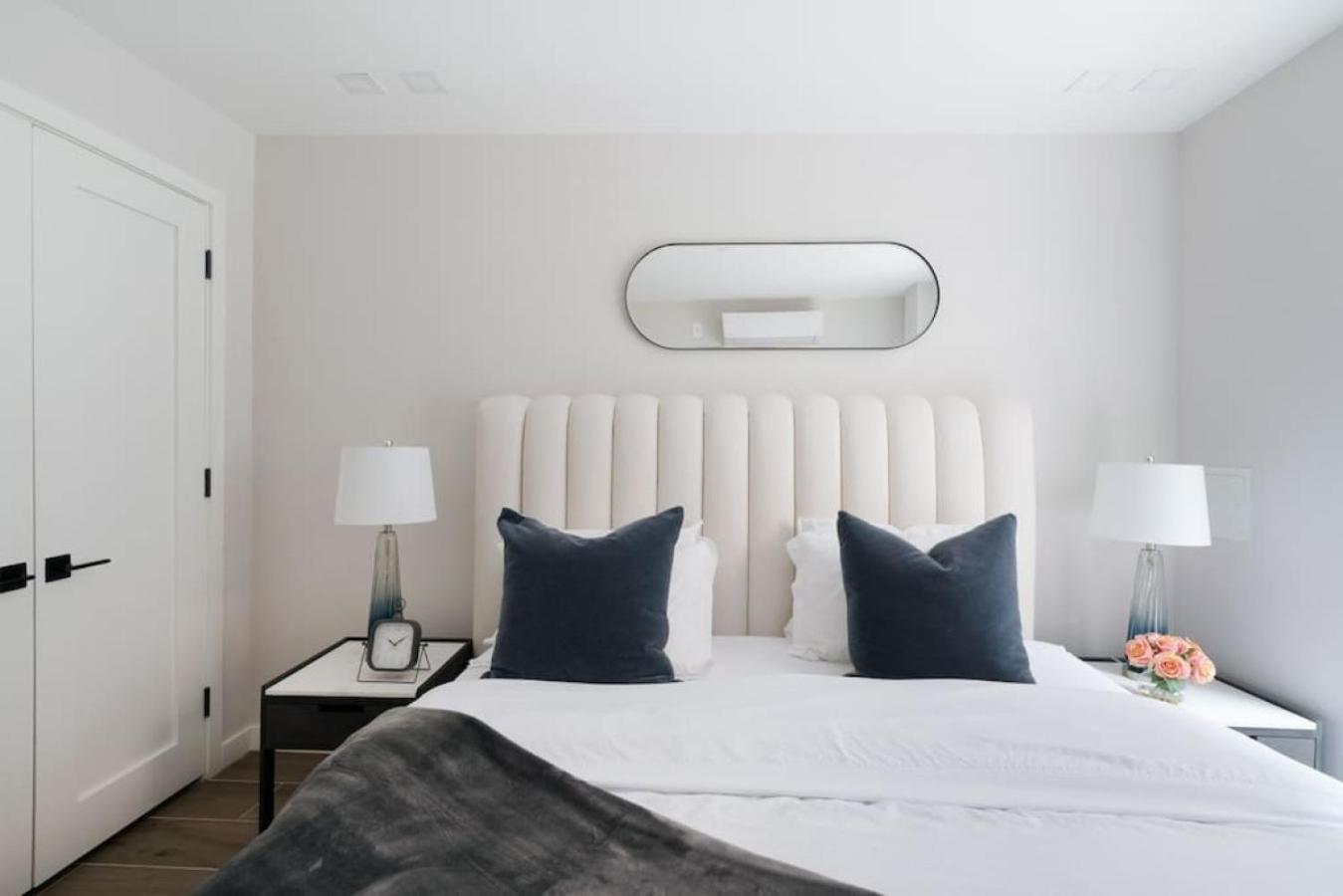 Massive 1br W Private Patio In Upper East Side