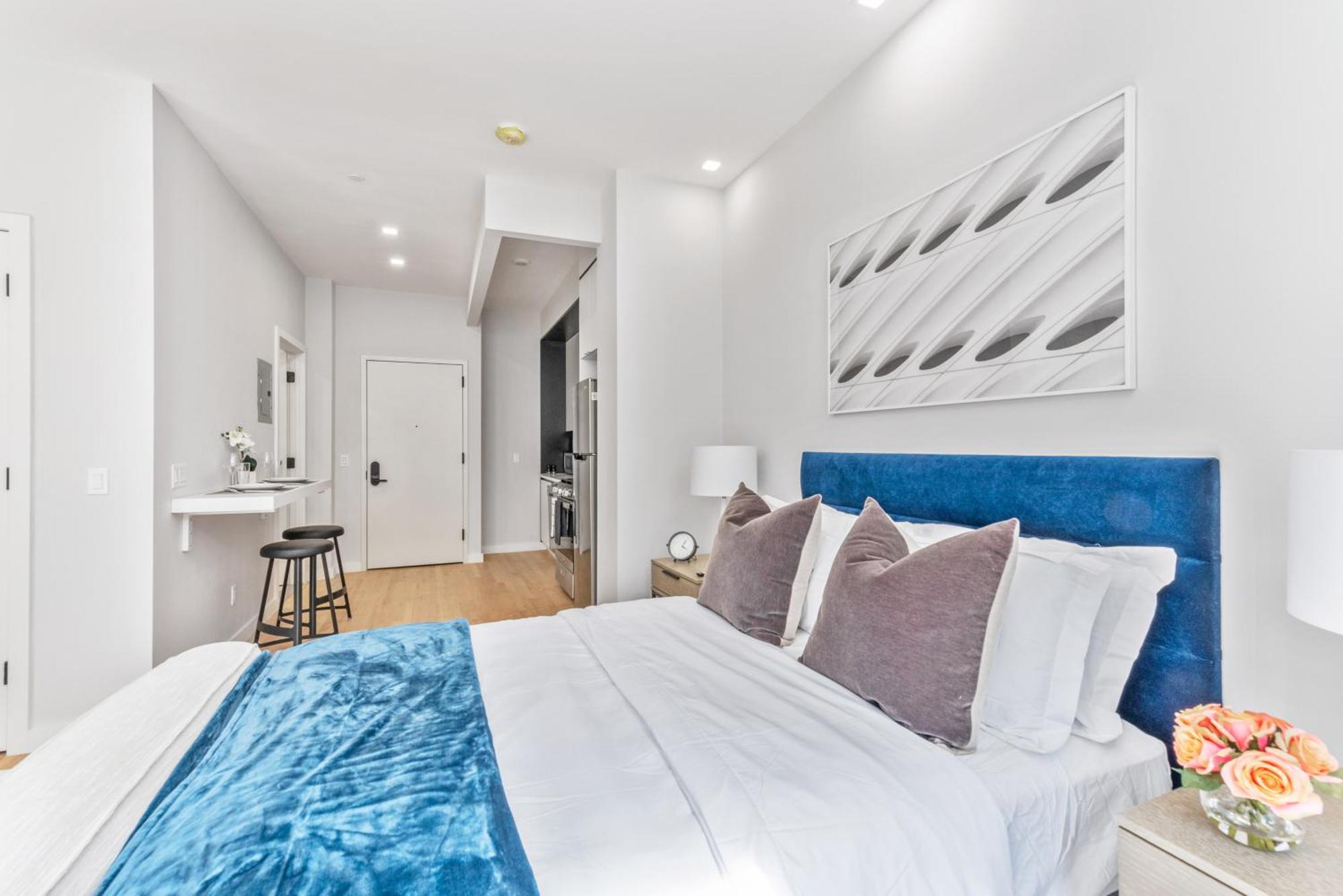 Apartment W Charming Juliet Balcony In Upper East *