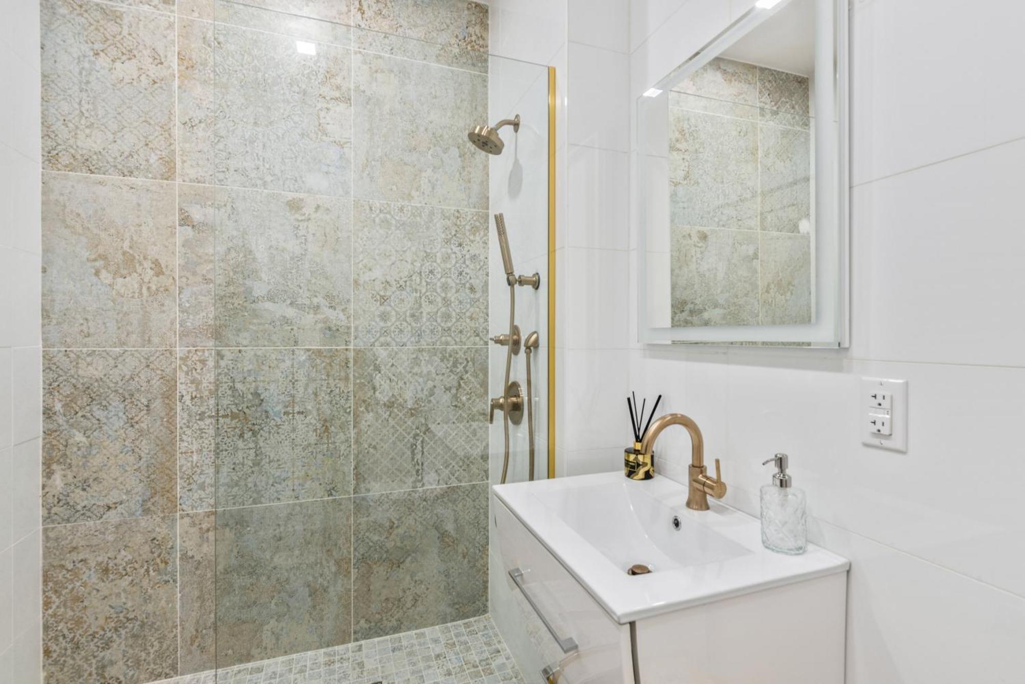 W Charming Juliet Balcony In Upper East * New York