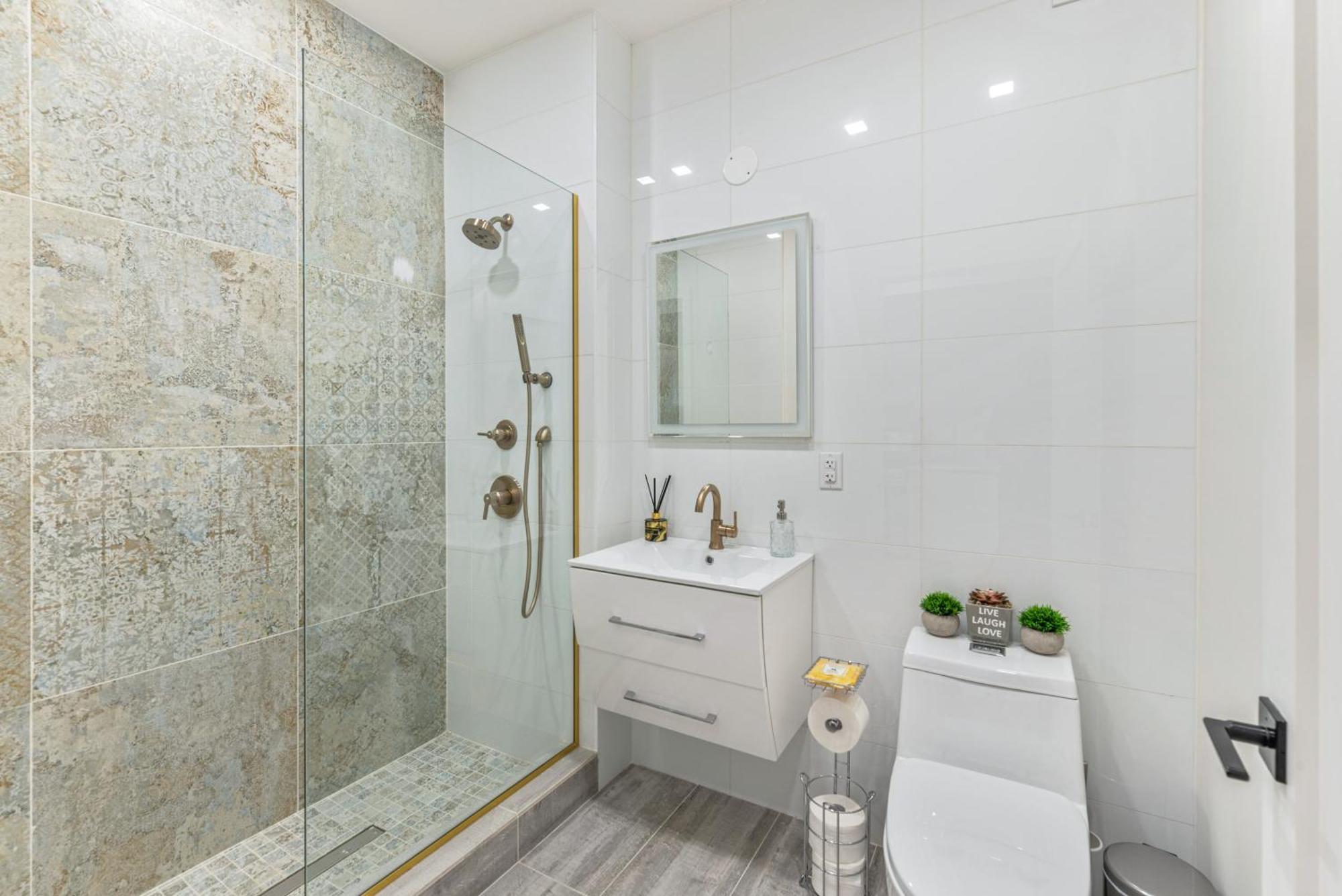 Apartment W Charming Juliet Balcony In Upper East *