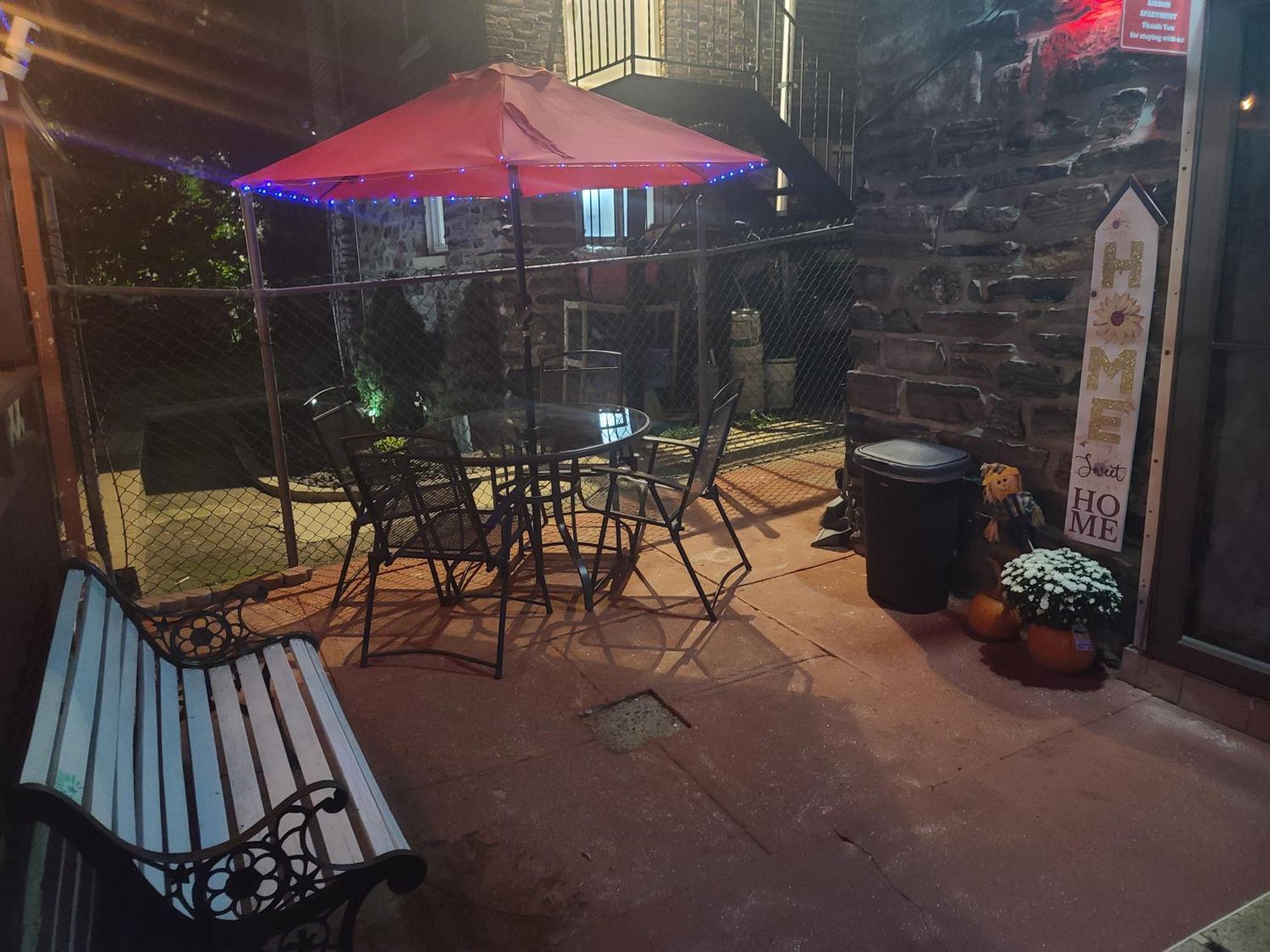 Lovely 2 Bedroom With 2 Entrance And Parking With A Fee