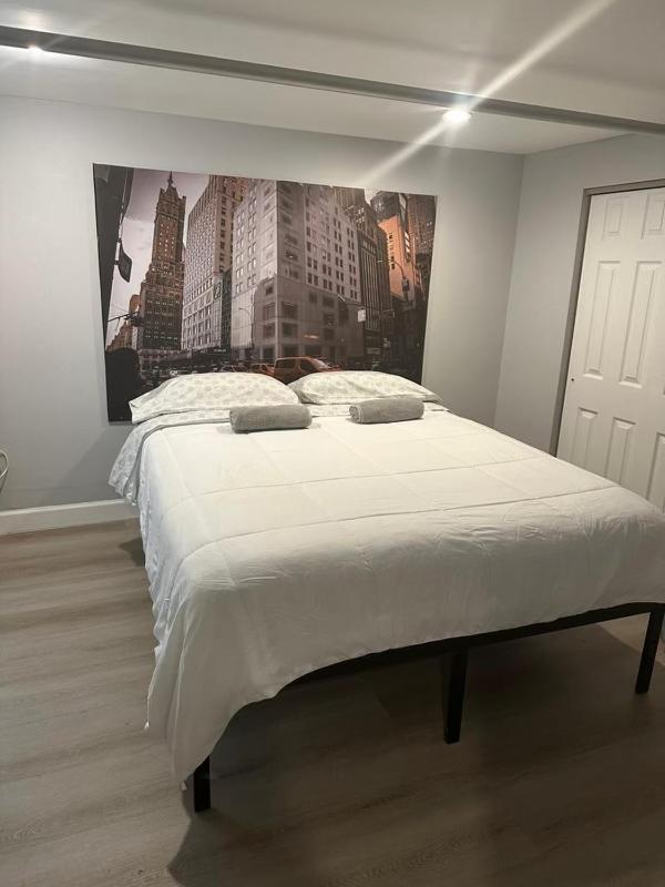 Cozy Woodside Near Manhattan Apartment *