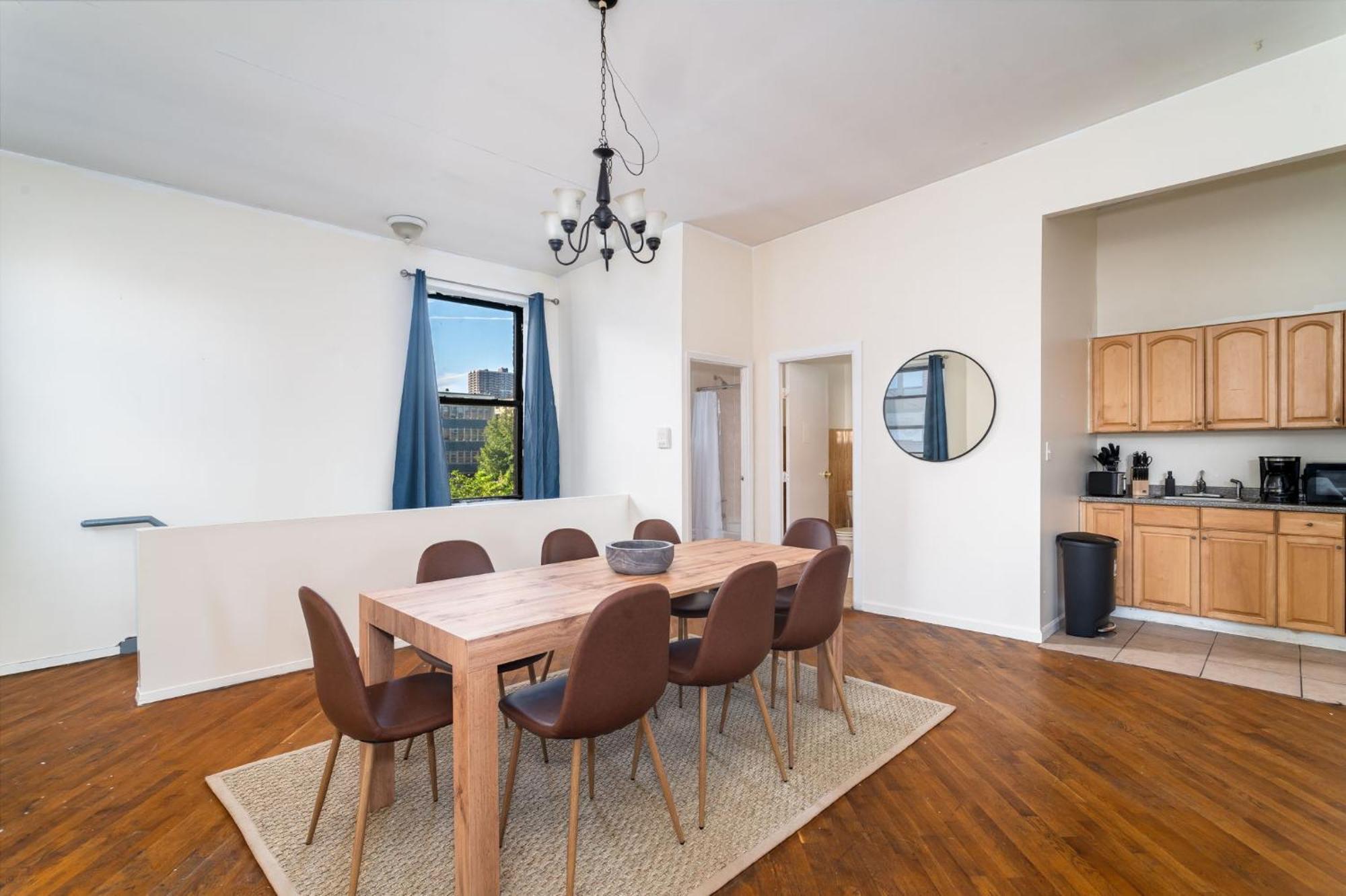 Spacious 3br 2ba In East Harlem - Near Park Appartement *