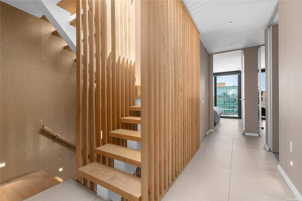 Villa 2 Story In Upper Ditmars Astoria Queens