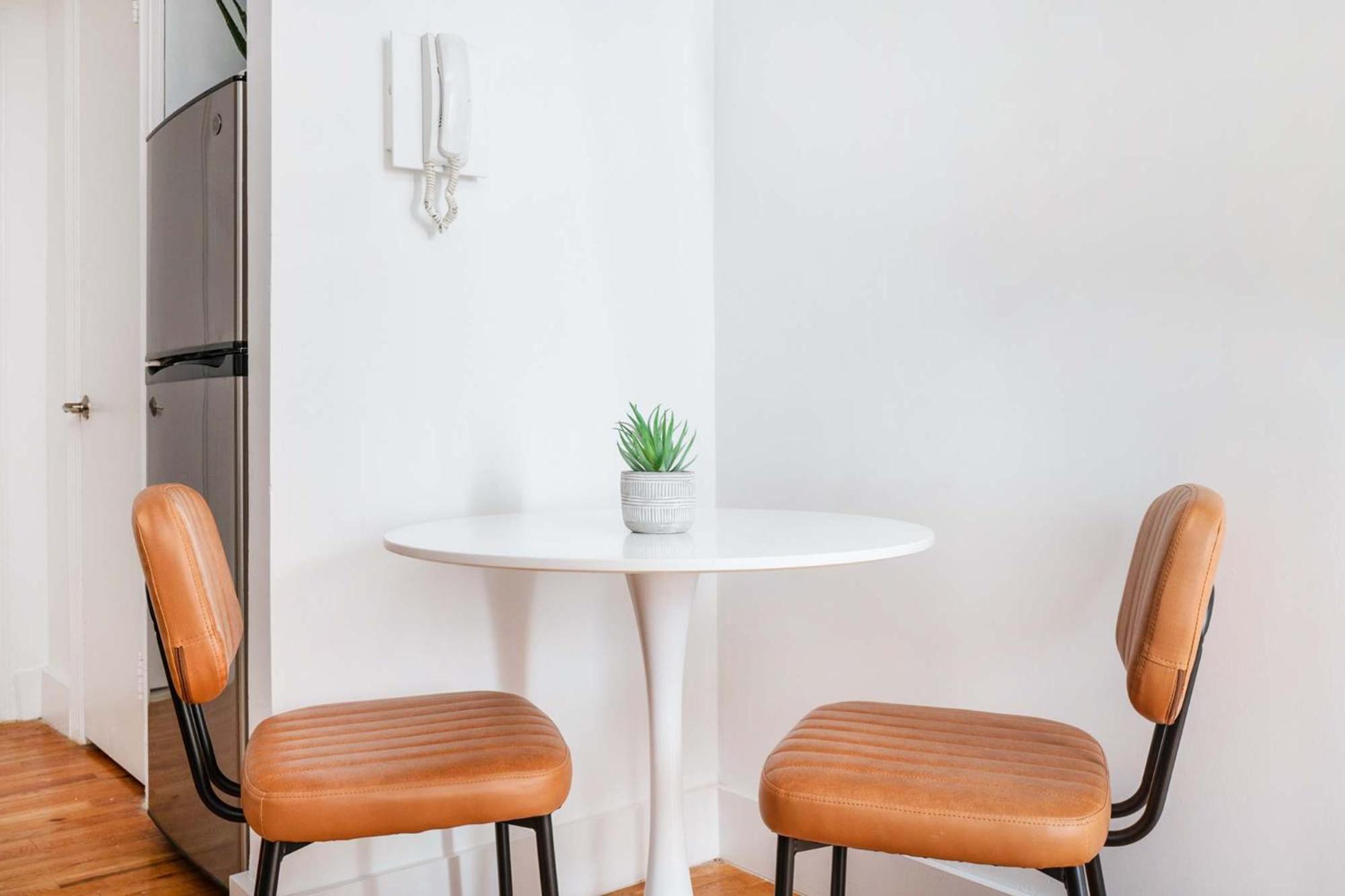 444-1a Beautiful 1br Midtown West New York