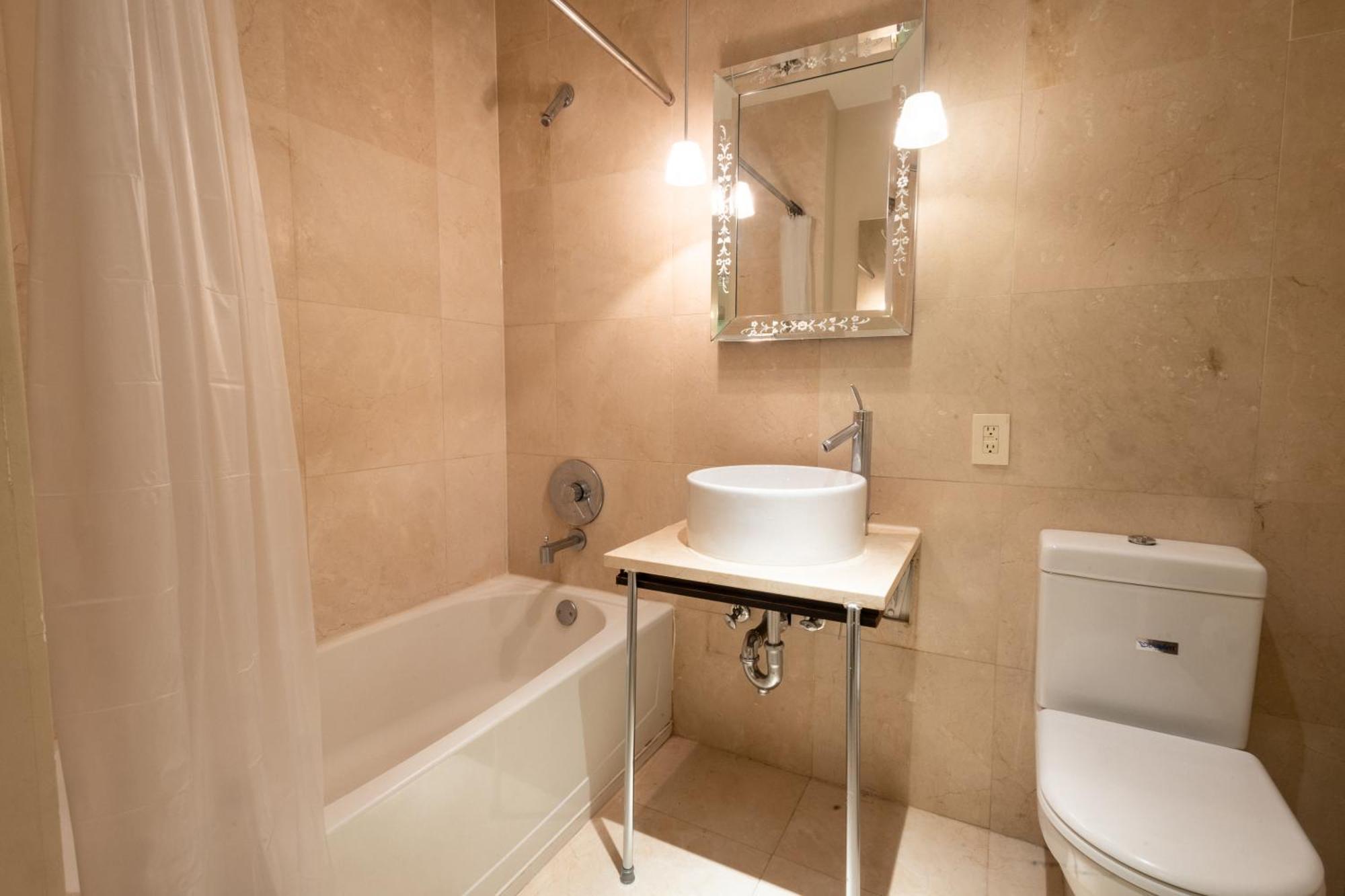 Gorgeous & Stylish 4bdr & 2bth In Downtown Manhattan *