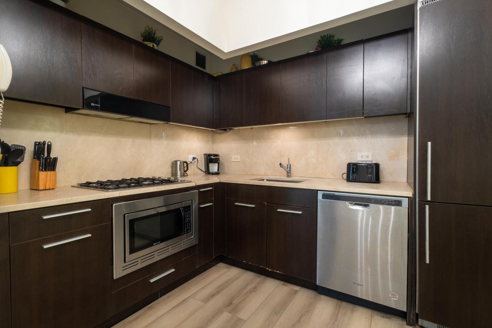 Gorgeous & Stylish 4bdr & 2bth In Downtown Manhattan