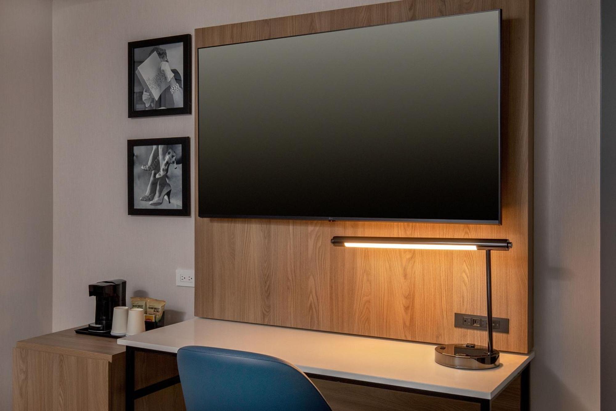 Courtyard By Marriott Times Square West 3*