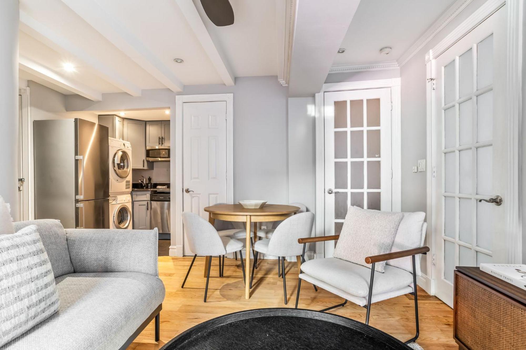 Charming 2-bed 1-bath In Turtle Bay