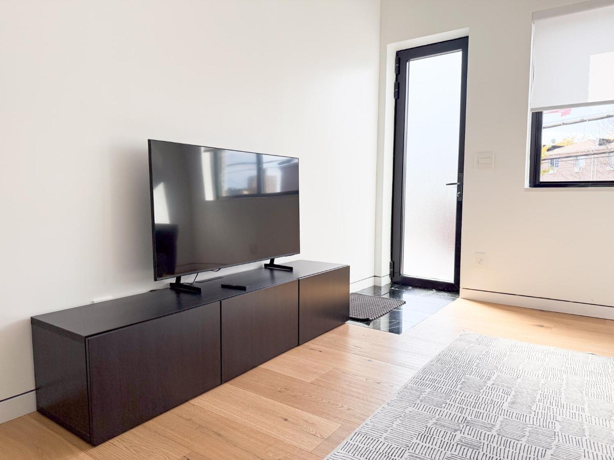 New Ample And Cozy One Bedroom In Brooklyn At Rem-casa Apartment *