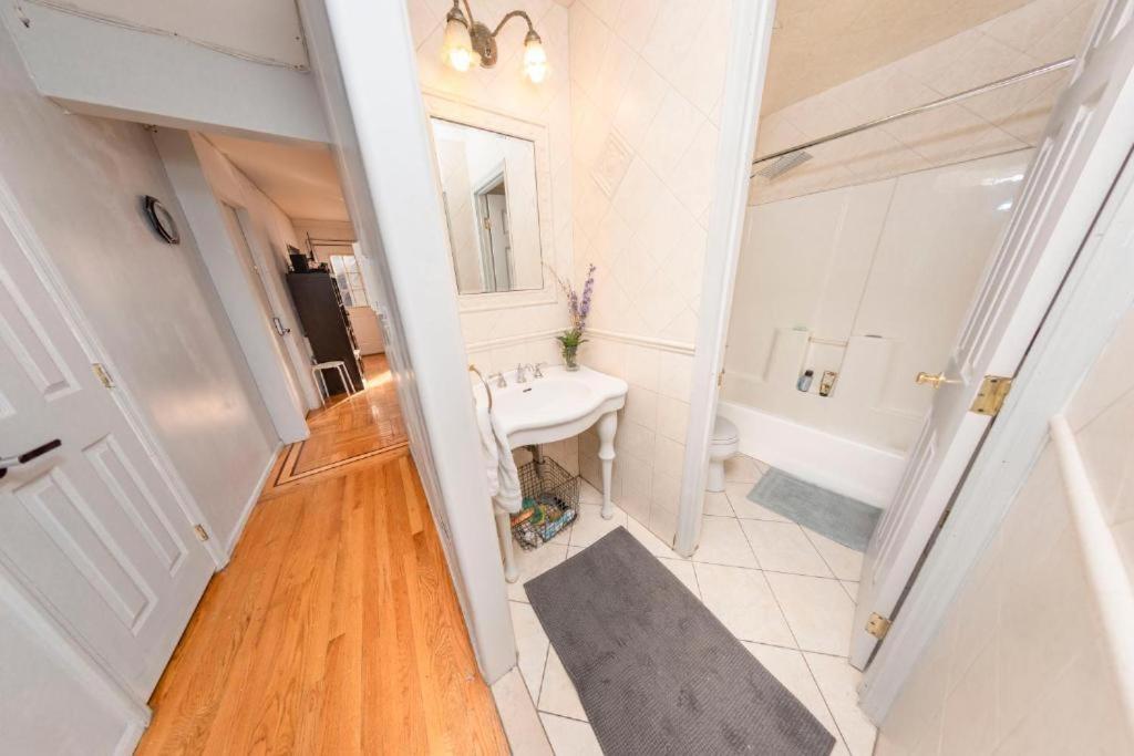 Homestay Friendly In Williamsburg Brooklyn New York