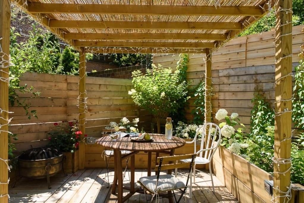 The Dutch House Villa New York