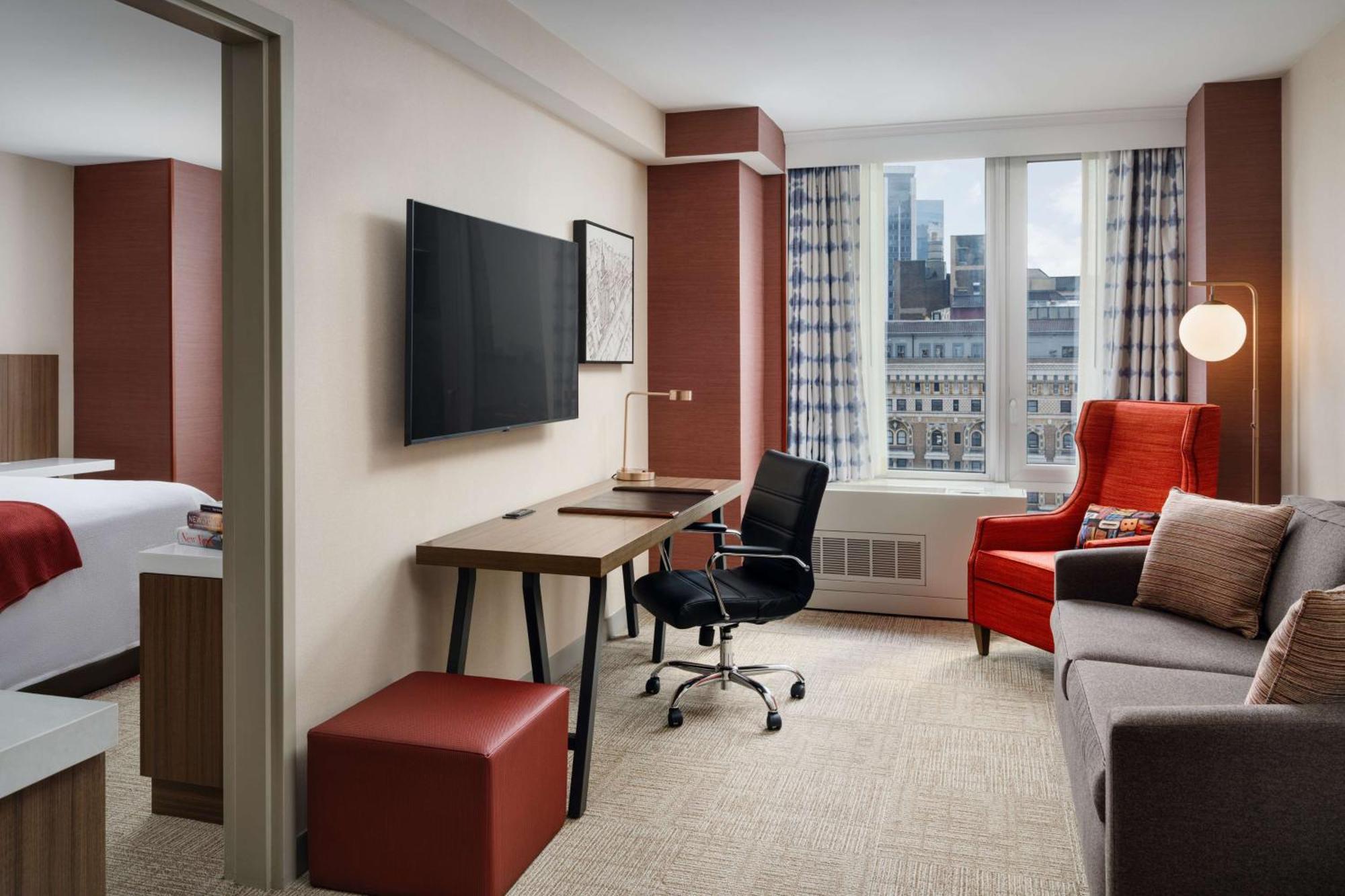 Hilton Garden West 35th Street 3*