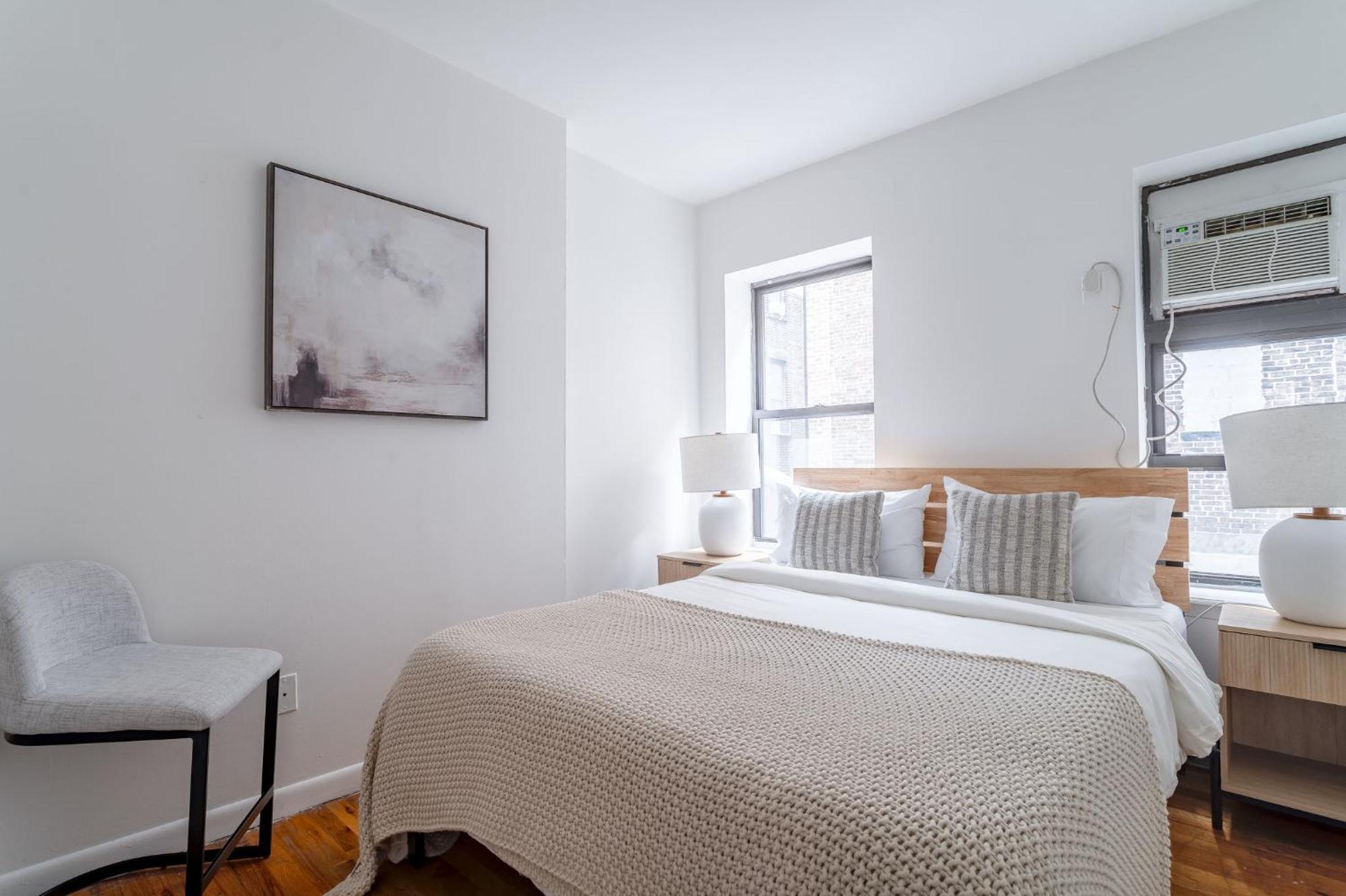 Apartment Bright 3br 1ba Retreat In Hells Kitchen Steps From Times Square