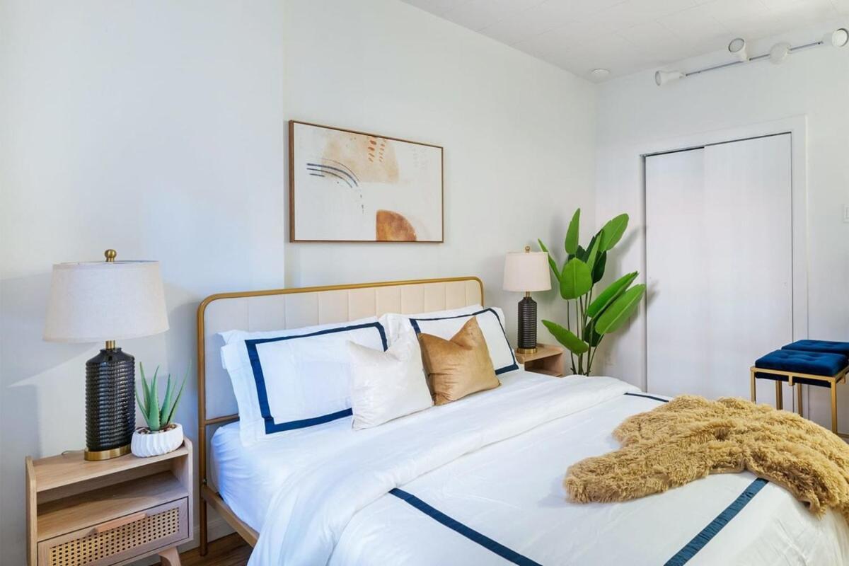 74-1c New With Private Outdoors - Gym * New York