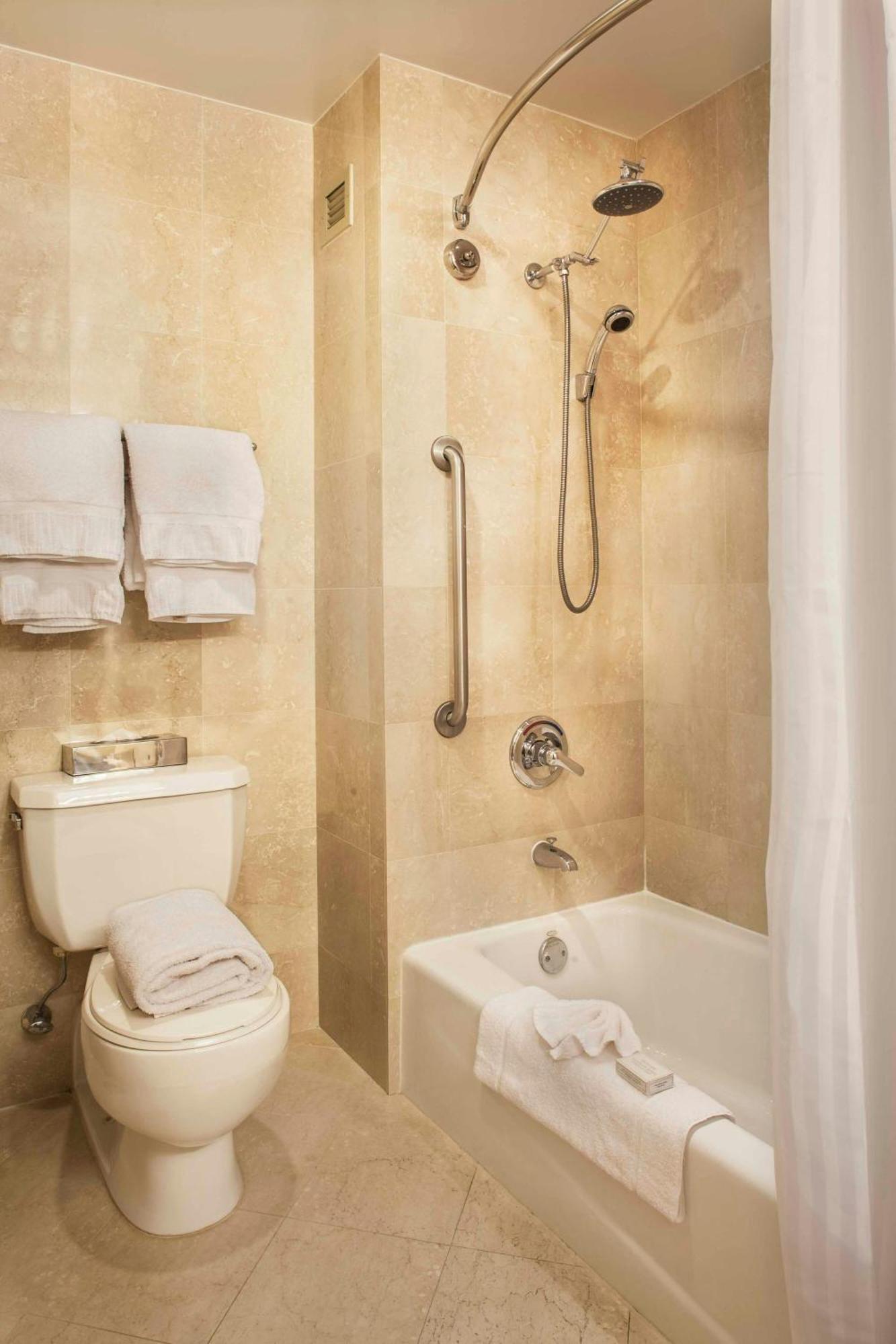 Courtyard By Marriott Jfk Airport Hotel 3*