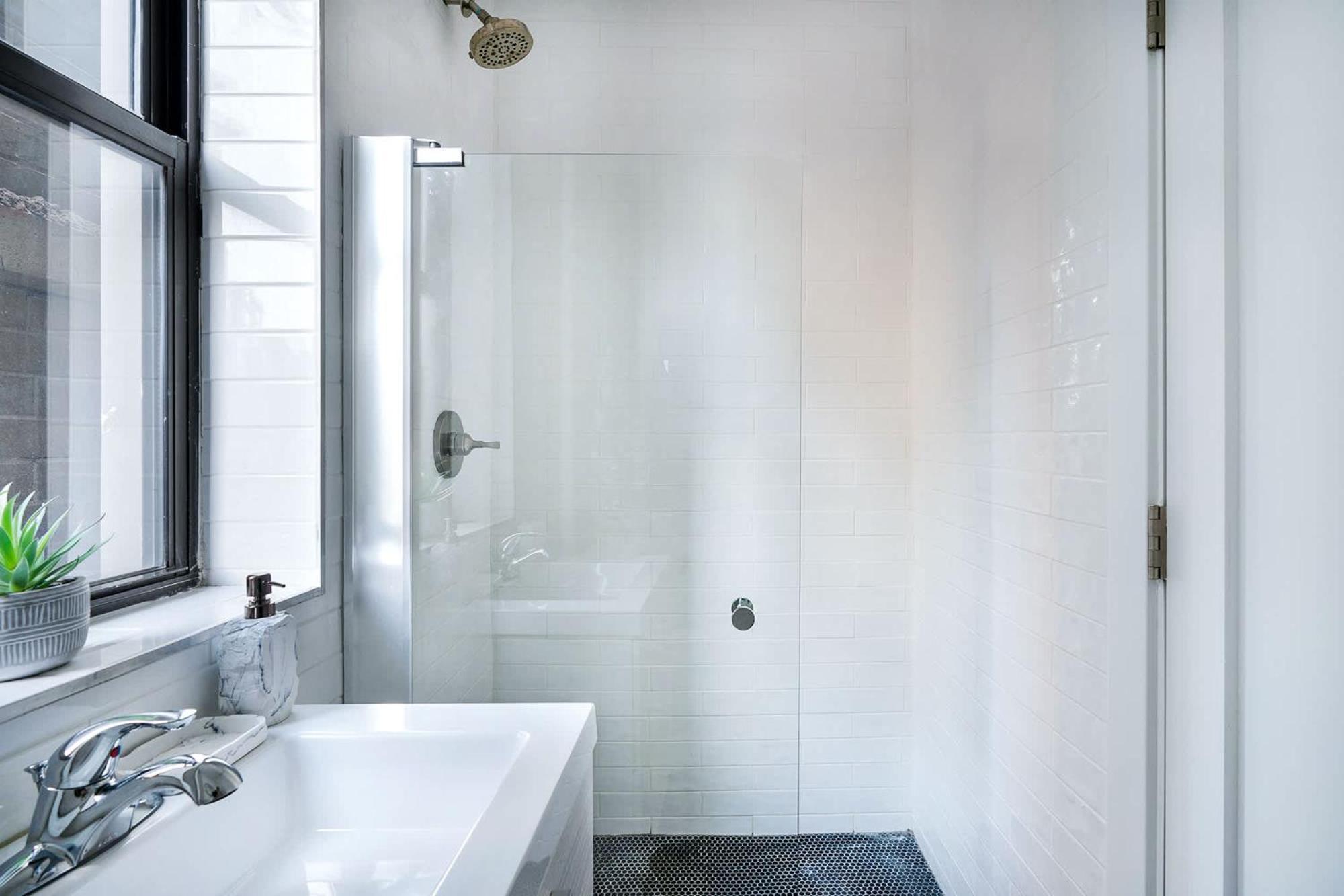 1290-10 New Renovated 2 Bedrooms In Ues *