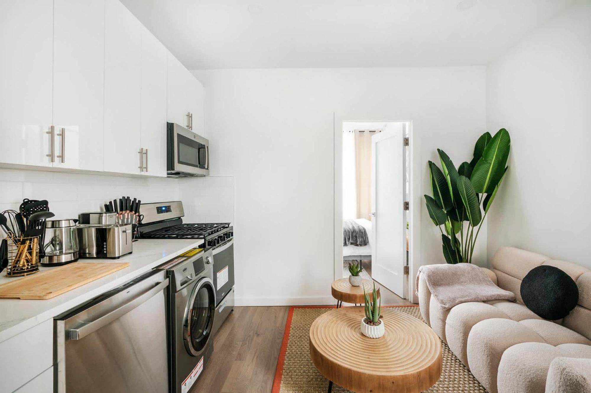 1290-10 New Renovated 2 Bedrooms In Ues Apartment New York