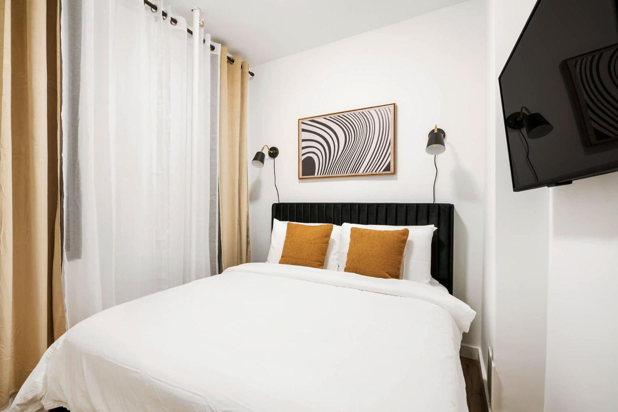 1290-10 New Renovated 2 Bedrooms In Ues Apartment