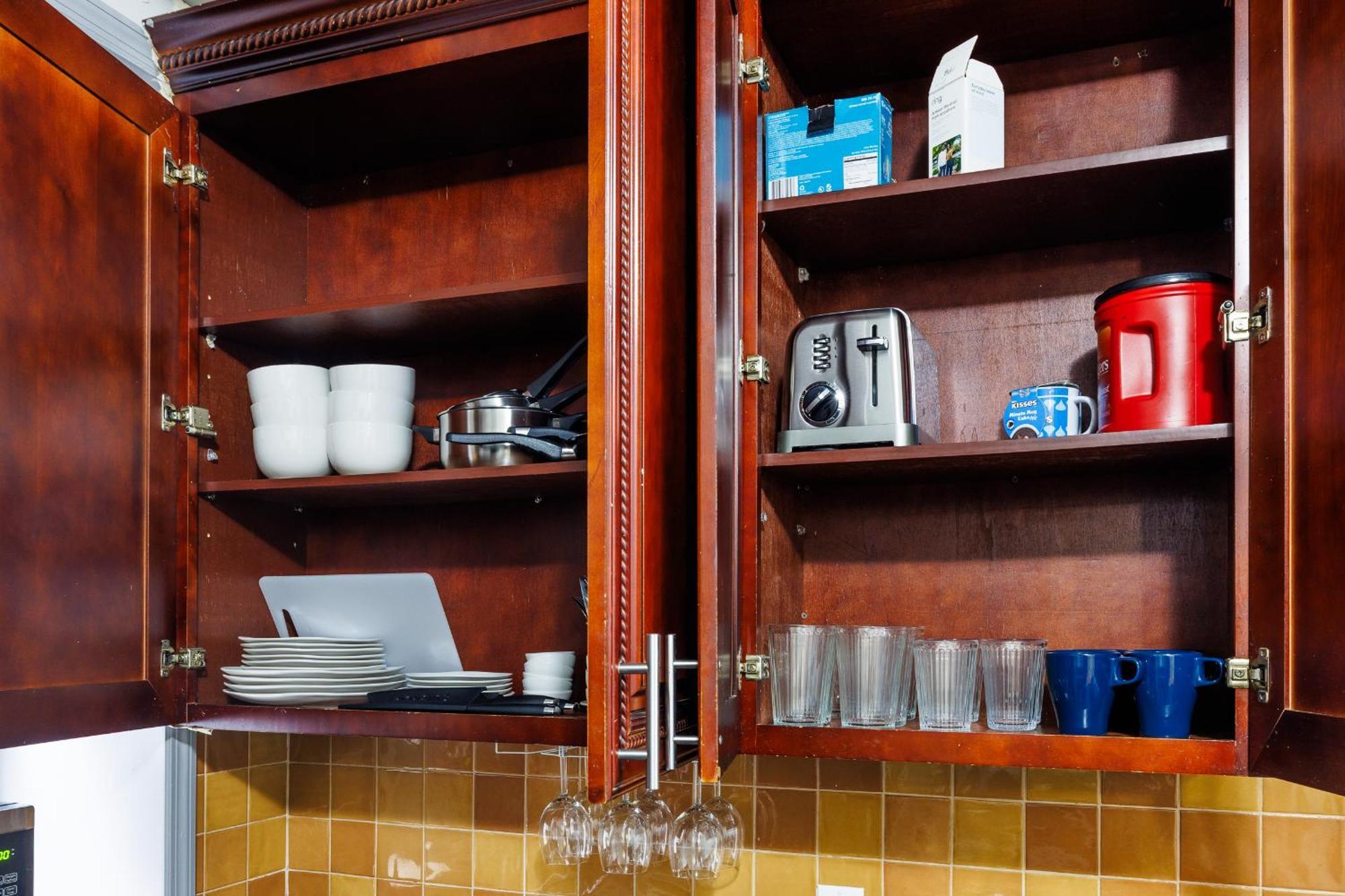 Inspire The Vibrant Energy Of The Uws Apartment