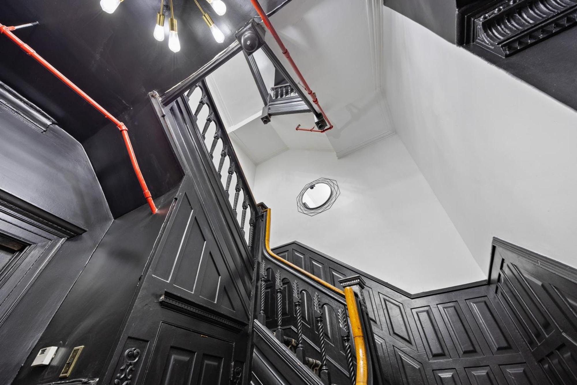 Appartement Prime Location 2 Bdr Loft With Patio, Steps To Subway At 