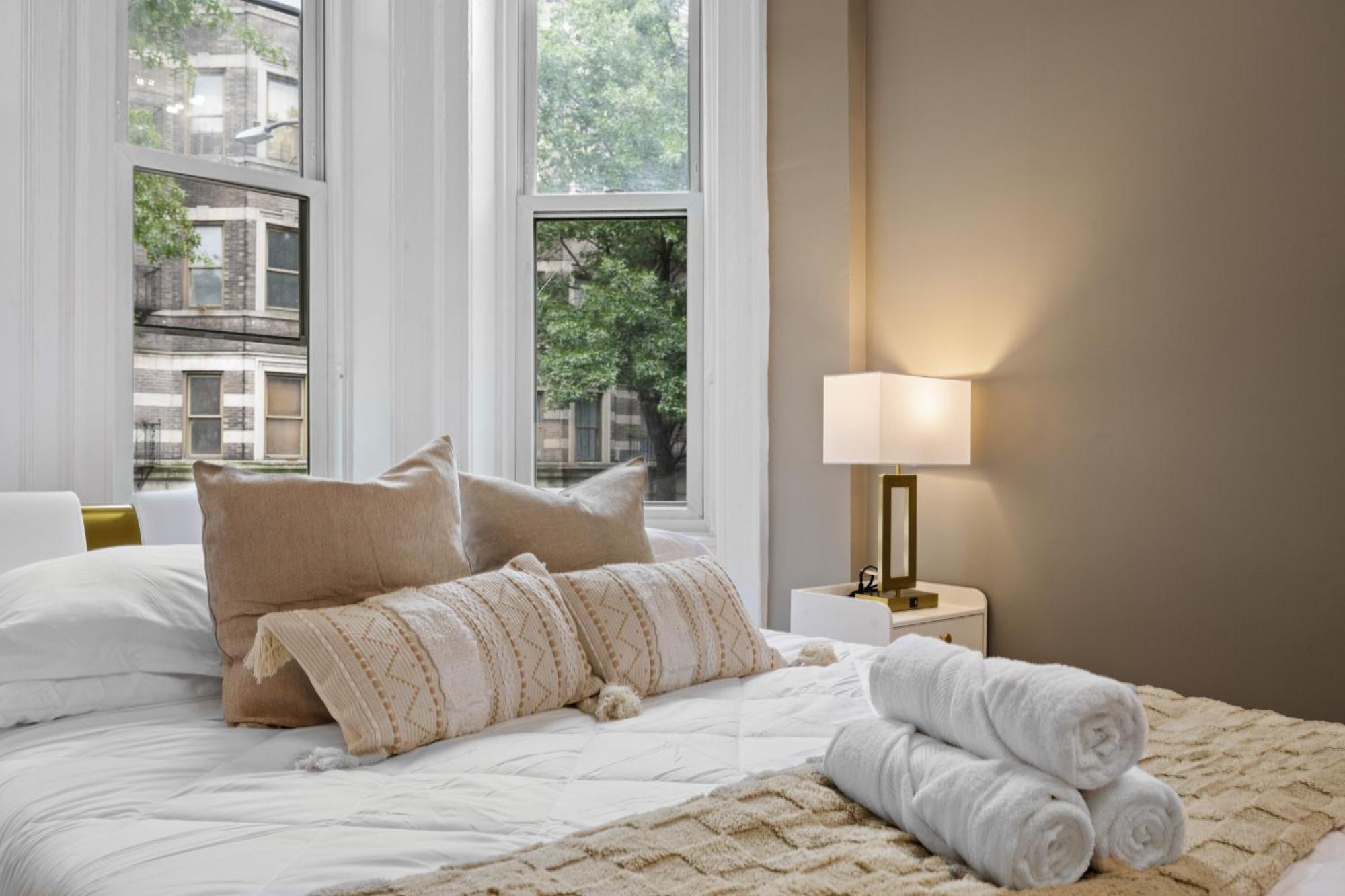Appartement Prime Location 2 Bdr Loft With Patio, Steps To Subway At 