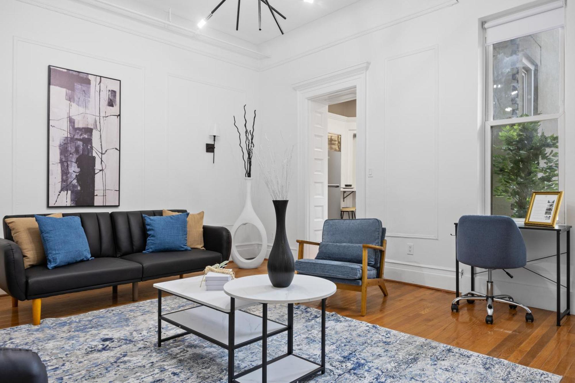 Appartement Prime Location 2 Bdr Loft With Patio, Steps To Subway At 