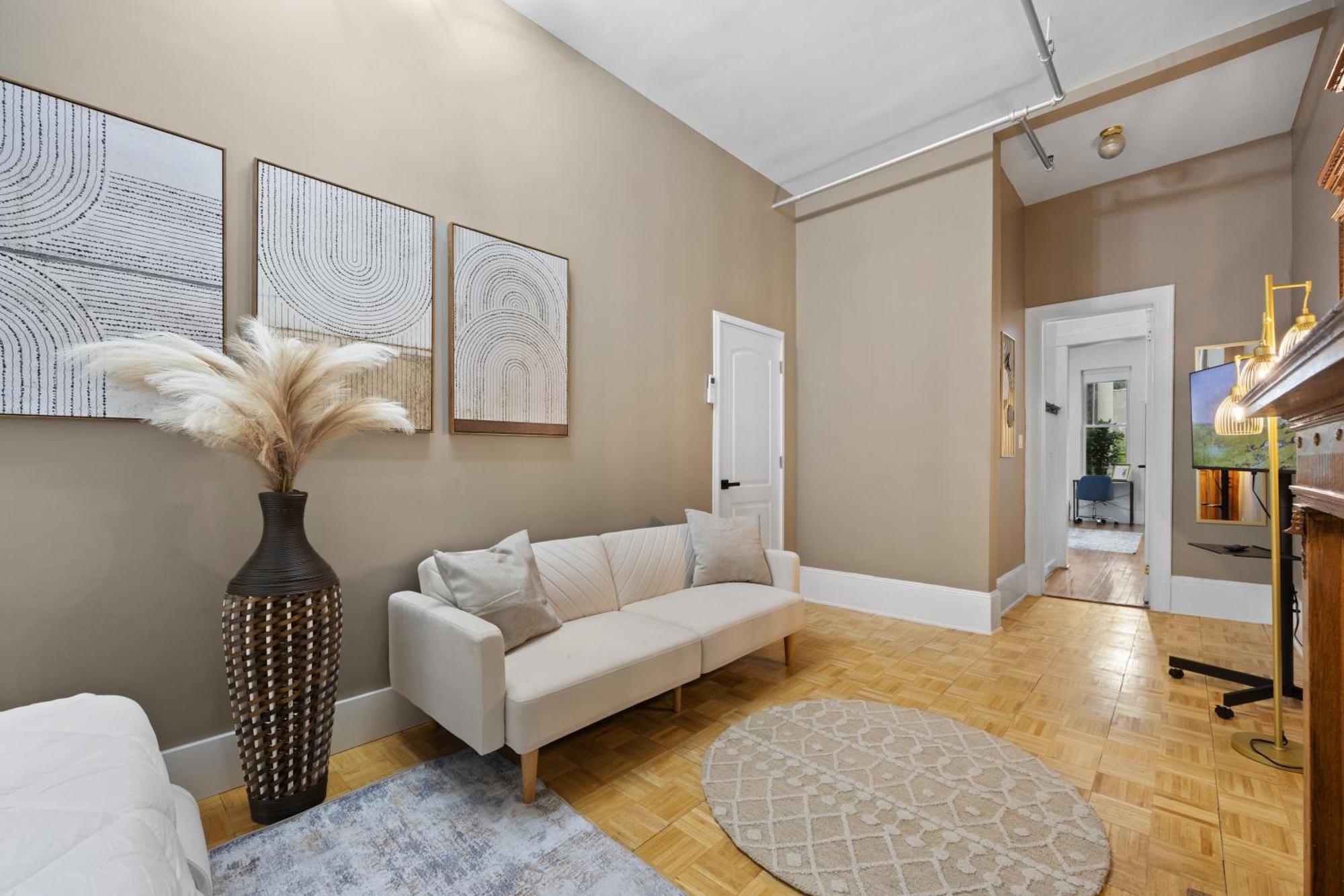 Appartement Prime Location 2 Bdr Loft With Patio, Steps To Subway At 