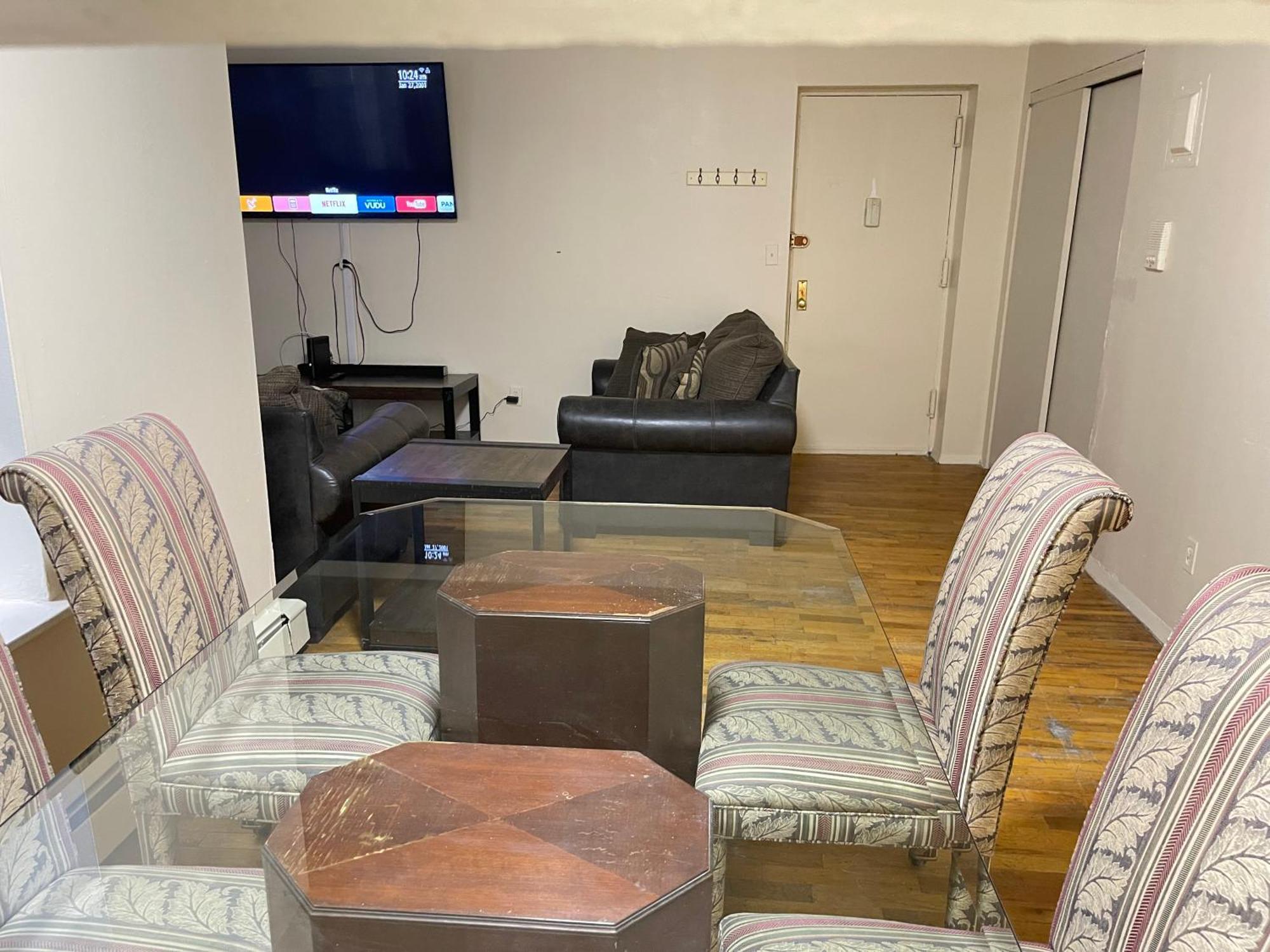 One Bedroom By Month Next To Bronx Zoo Apartment *
