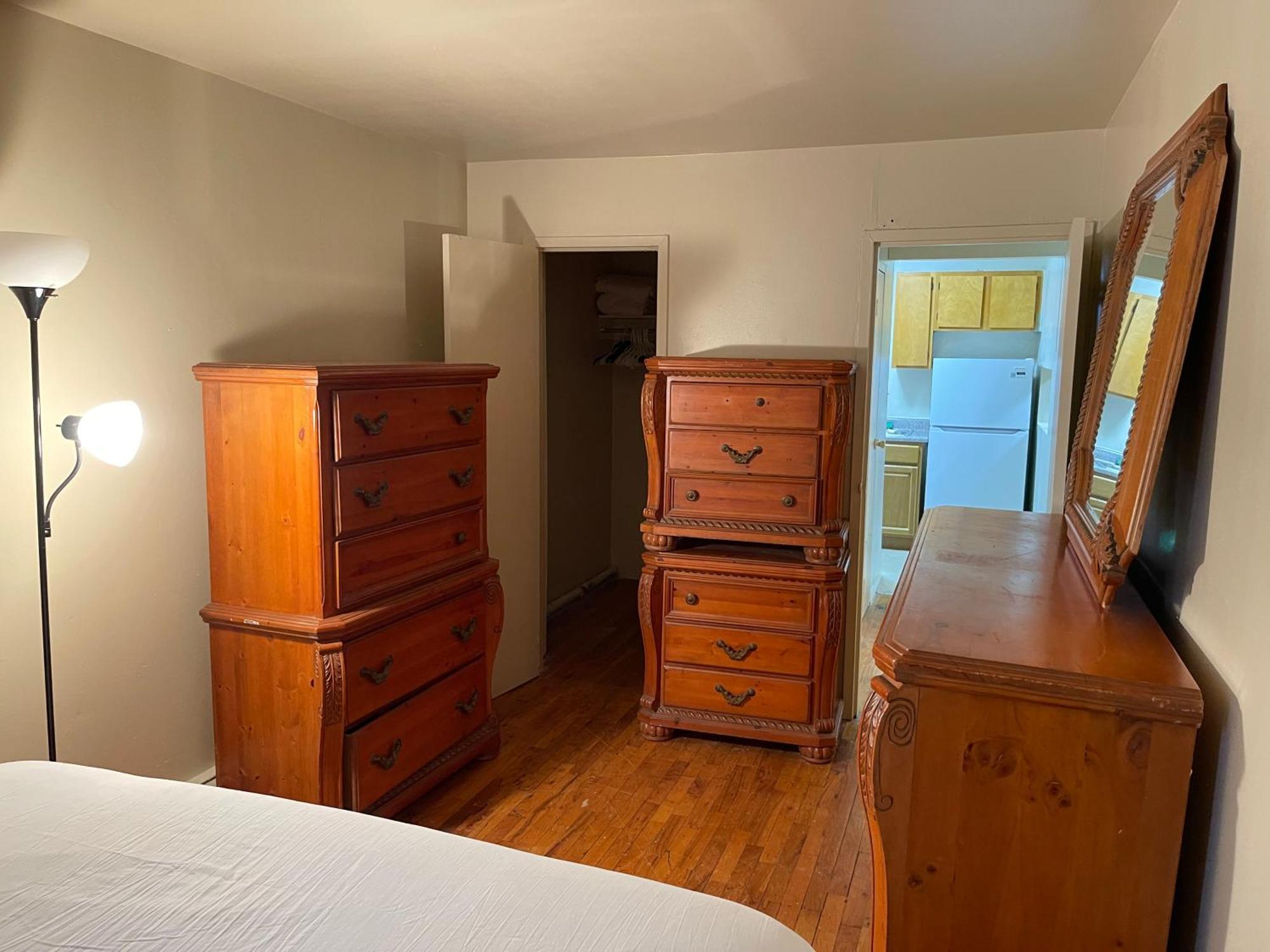 One Bedroom By Month Next To Bronx Zoo