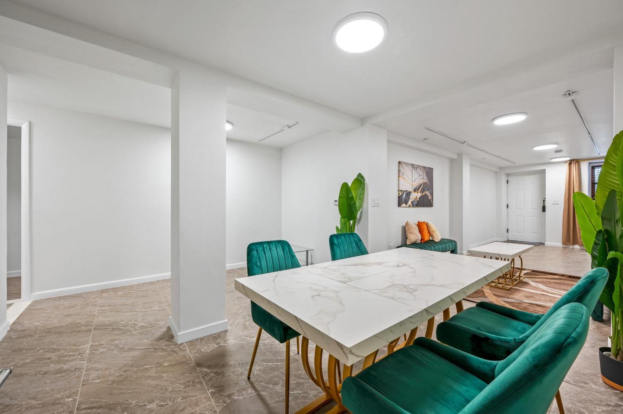 Upper East Side Luxury 3br 2b 1700 Square Feet Hotel New York