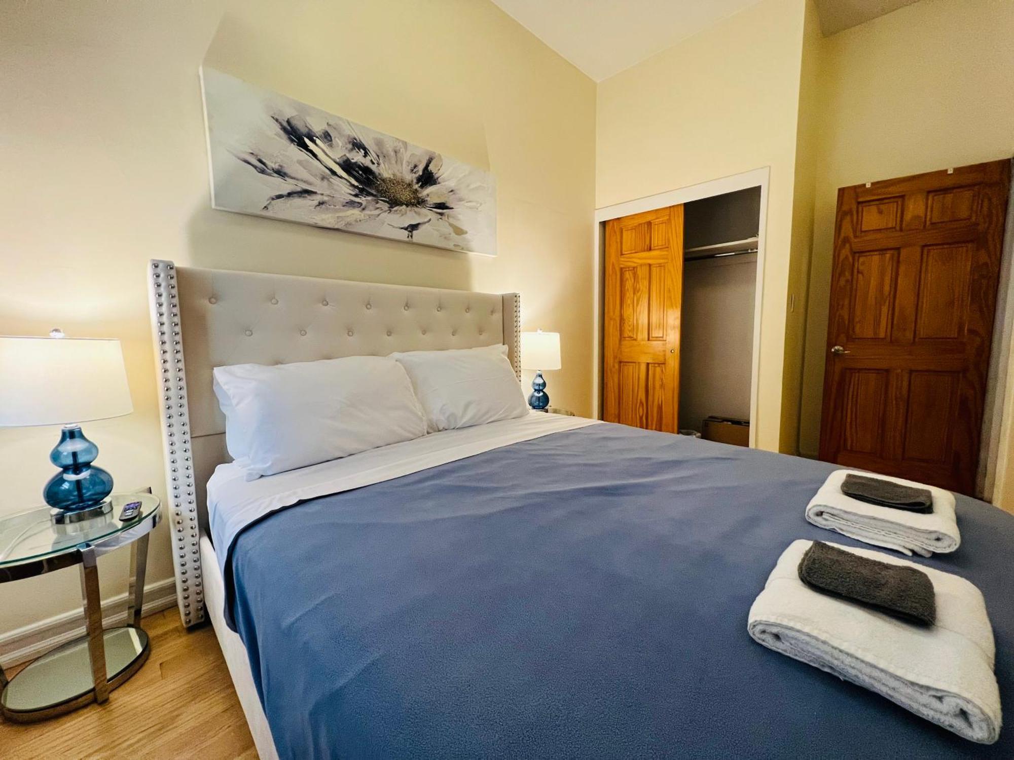 Steps From Empire State Building Apartment *