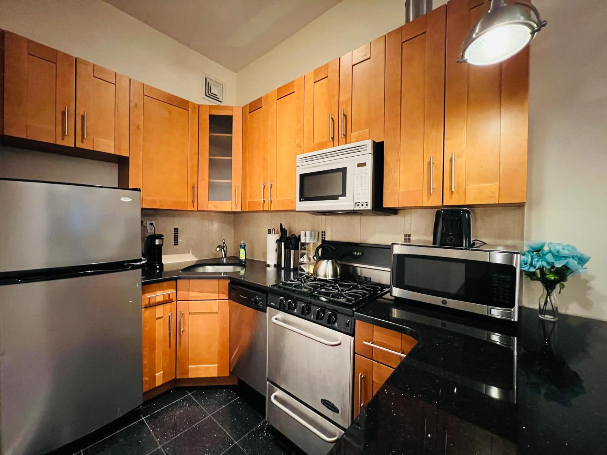 Steps From Empire State Building Apartment New York