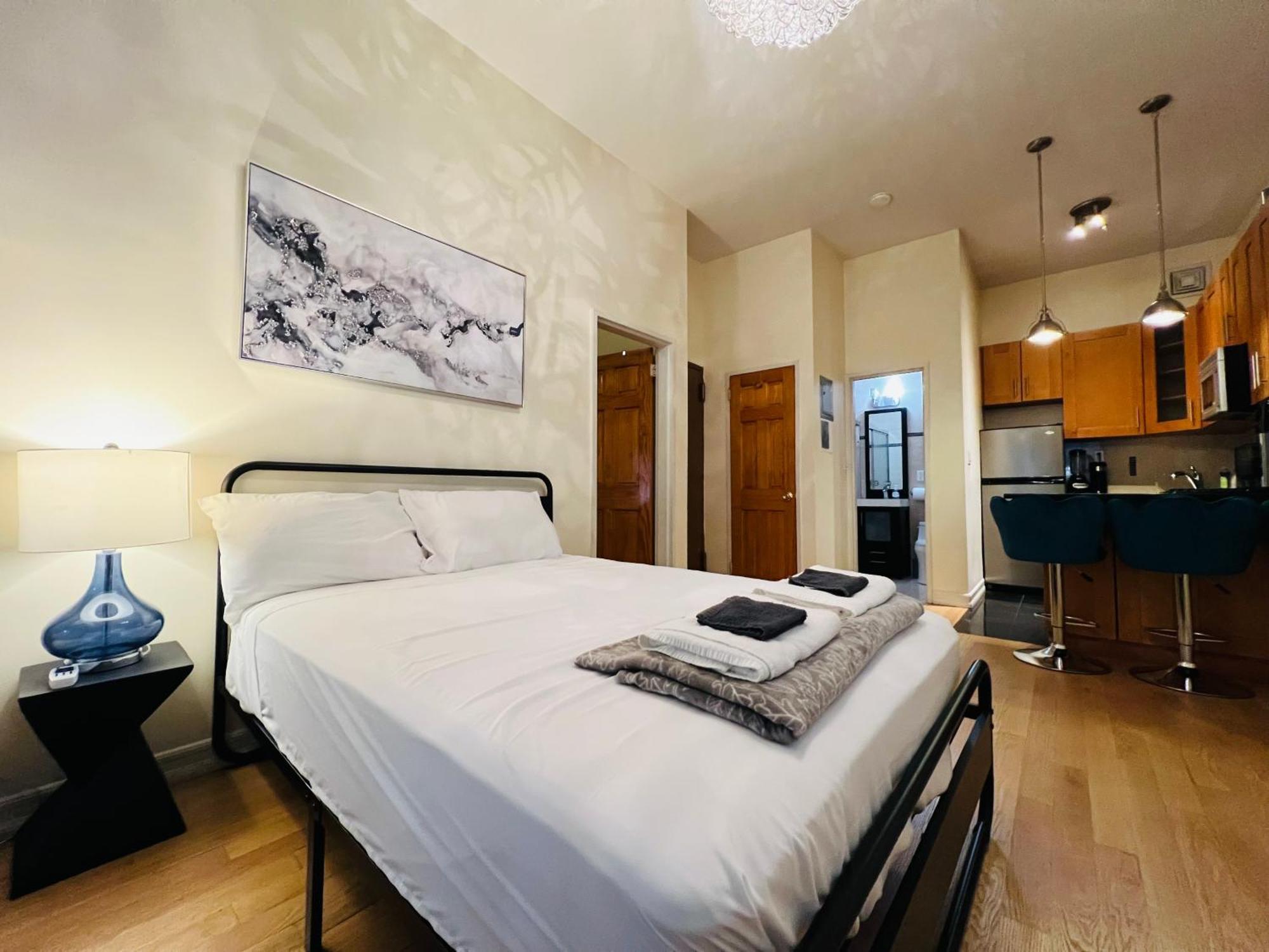 Steps From Empire State Building *