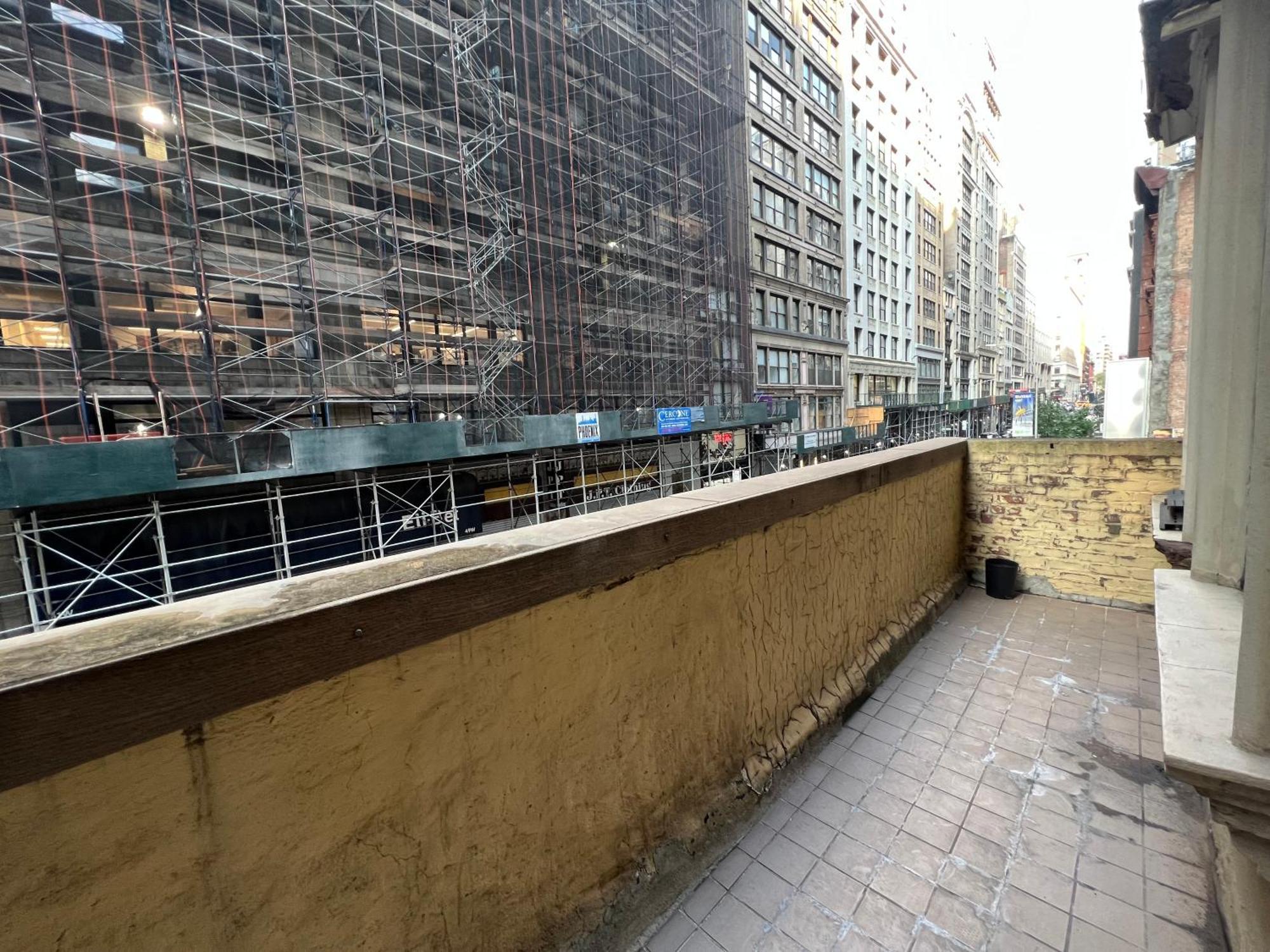 Steps From Empire State Building Apartment New York