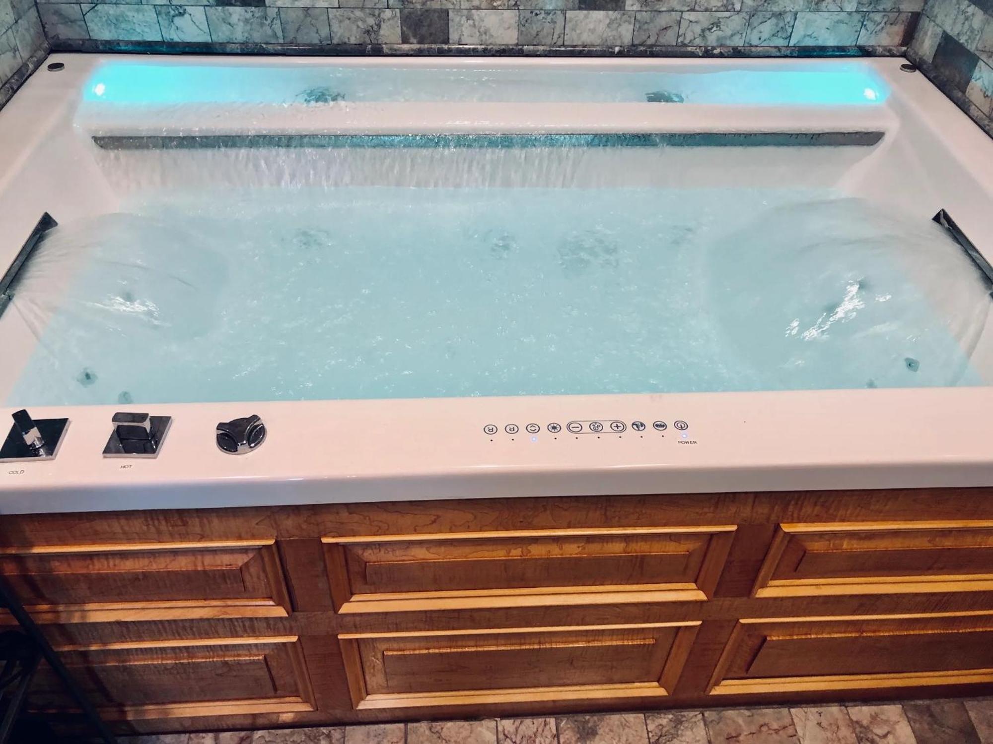 Northern Lights Mansion Bed & Breakfast 4*