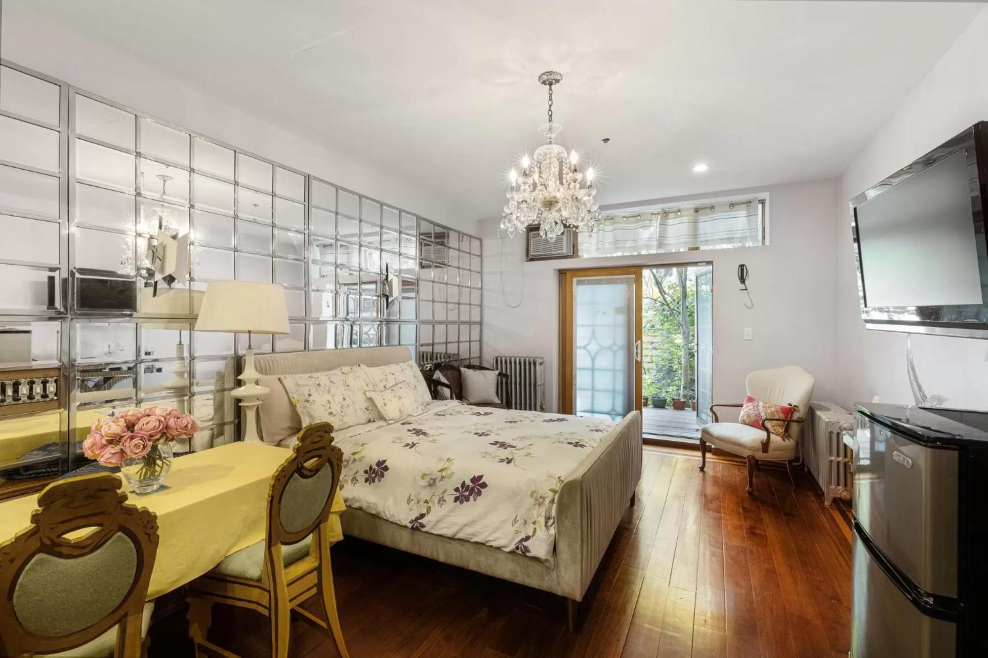 Northern Lights Mansion 4*