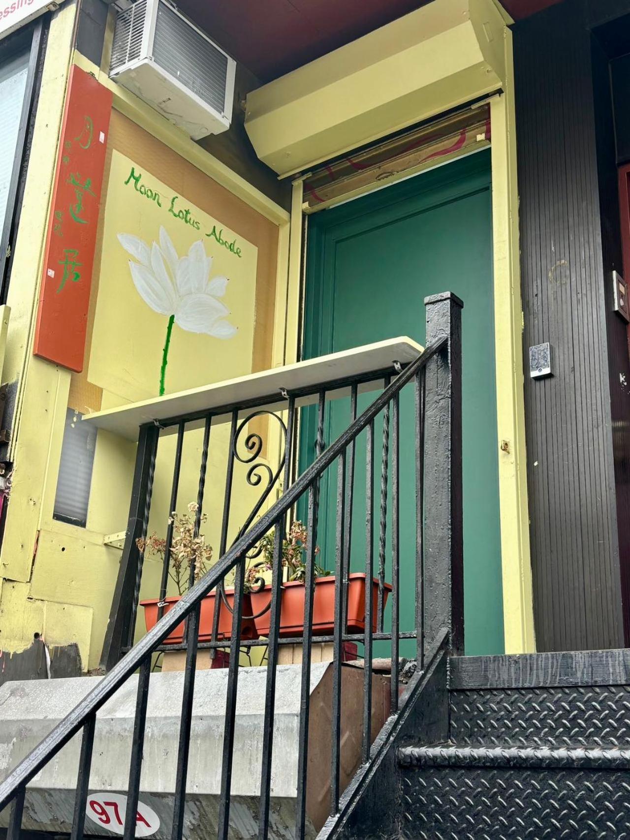 Moon Lotus Abode Homestay *