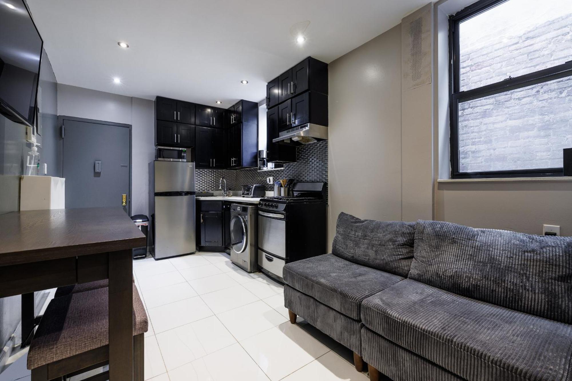 Park Side Living, Style -5 Apartment New York