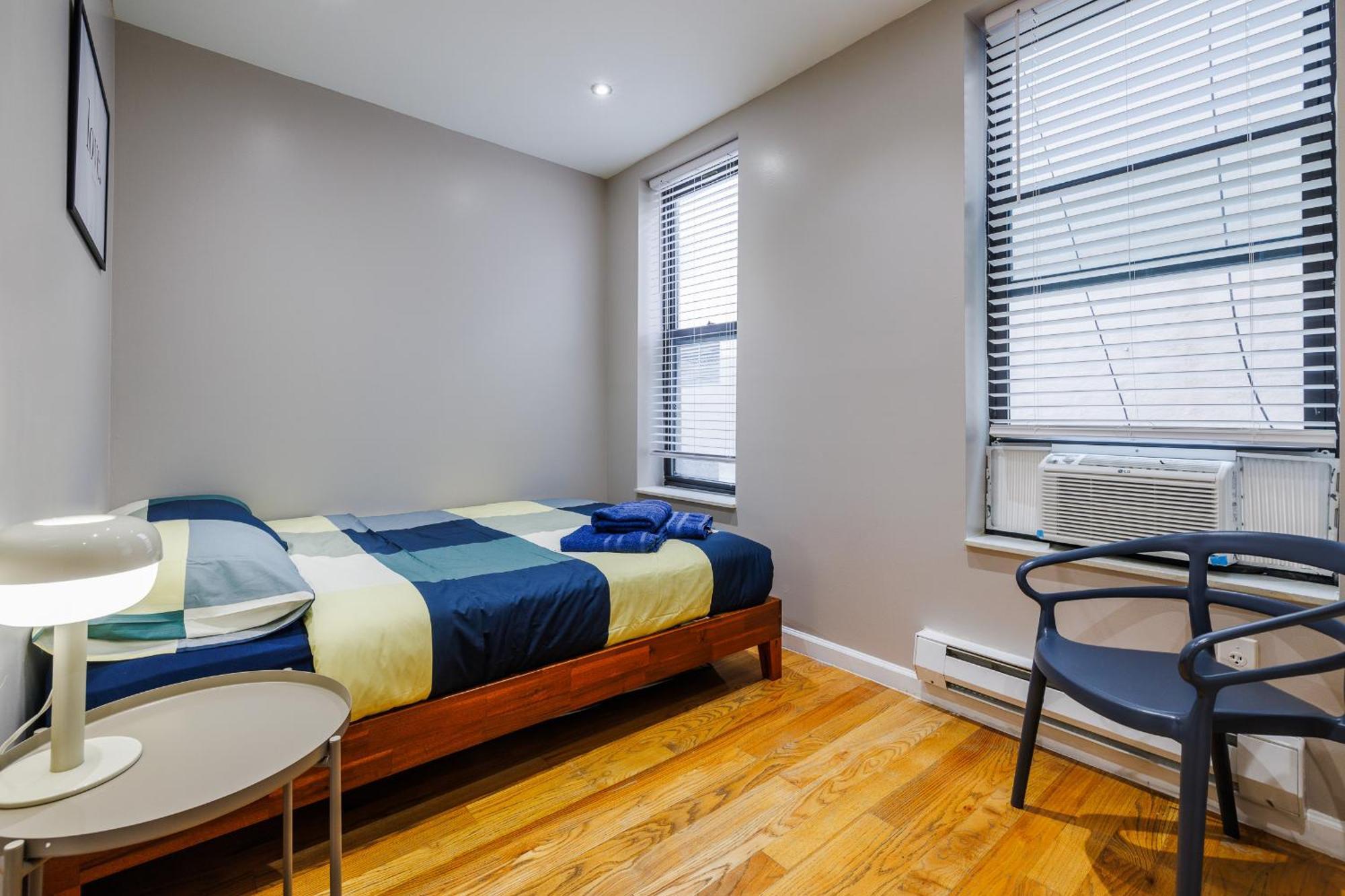 Park Side Living, Style -5 * New York