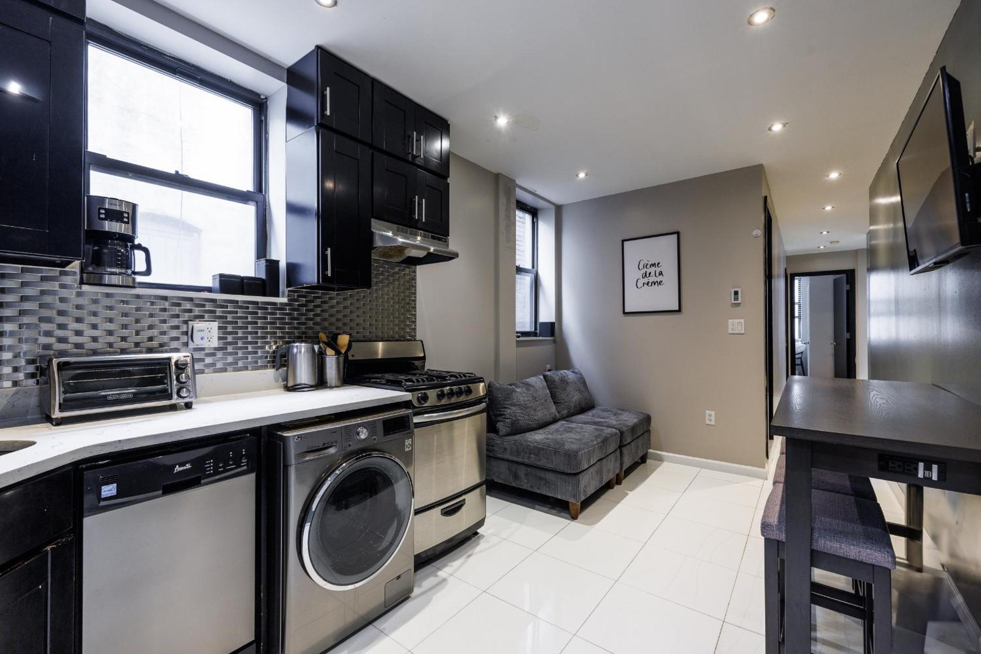 Park Side Living, Style -5 *