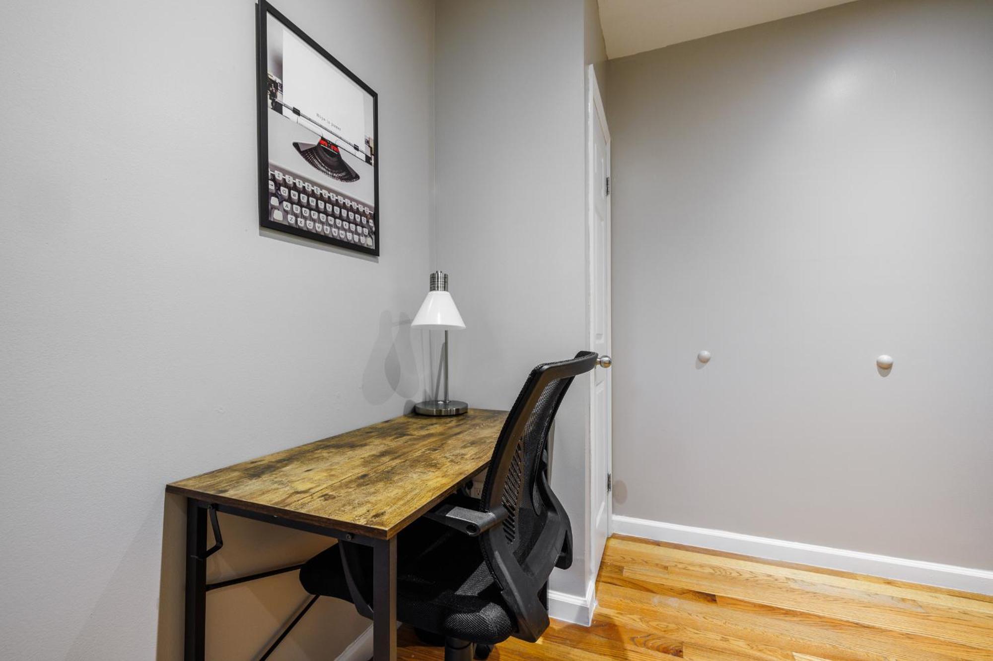 Park Side Living, Style -5 Apartment *