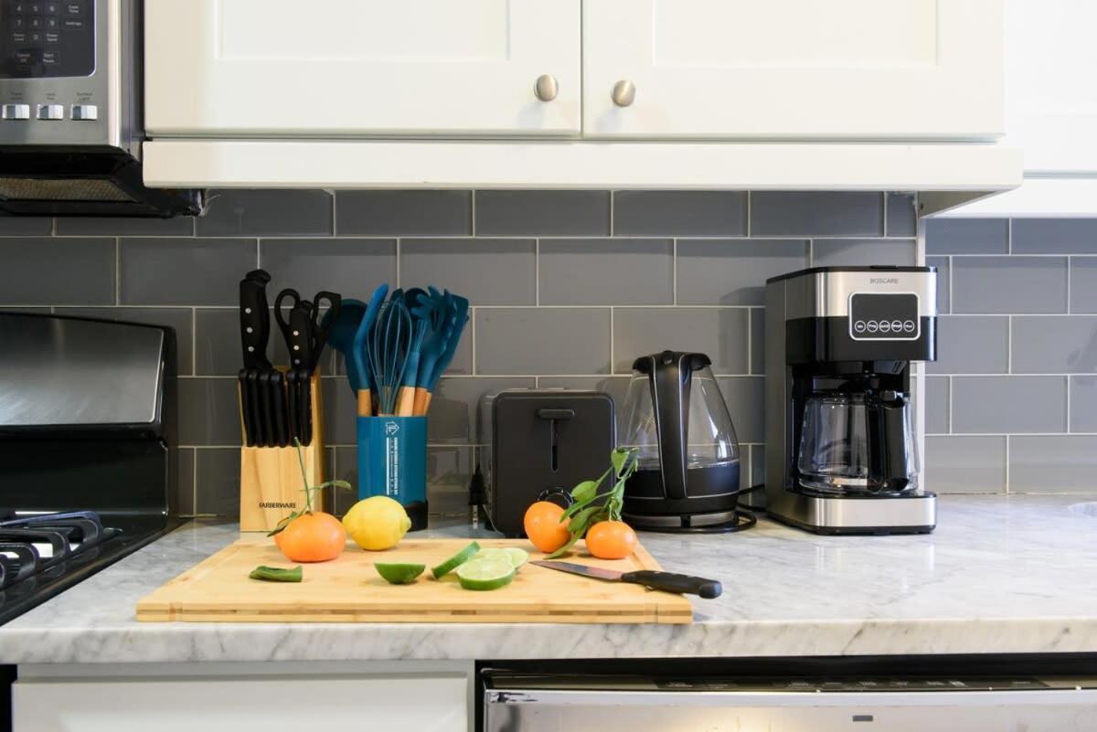 39-1 Renovated 3br *