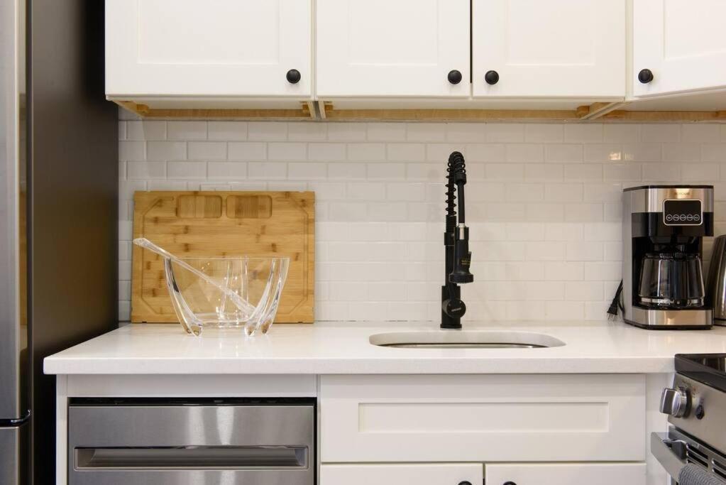 Appartement 240-11 New Prime Upper East W&d