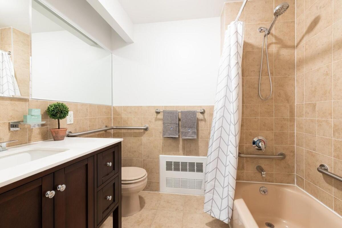 Apartment Cypress Court I By Rove Travel 2br Harlem New York