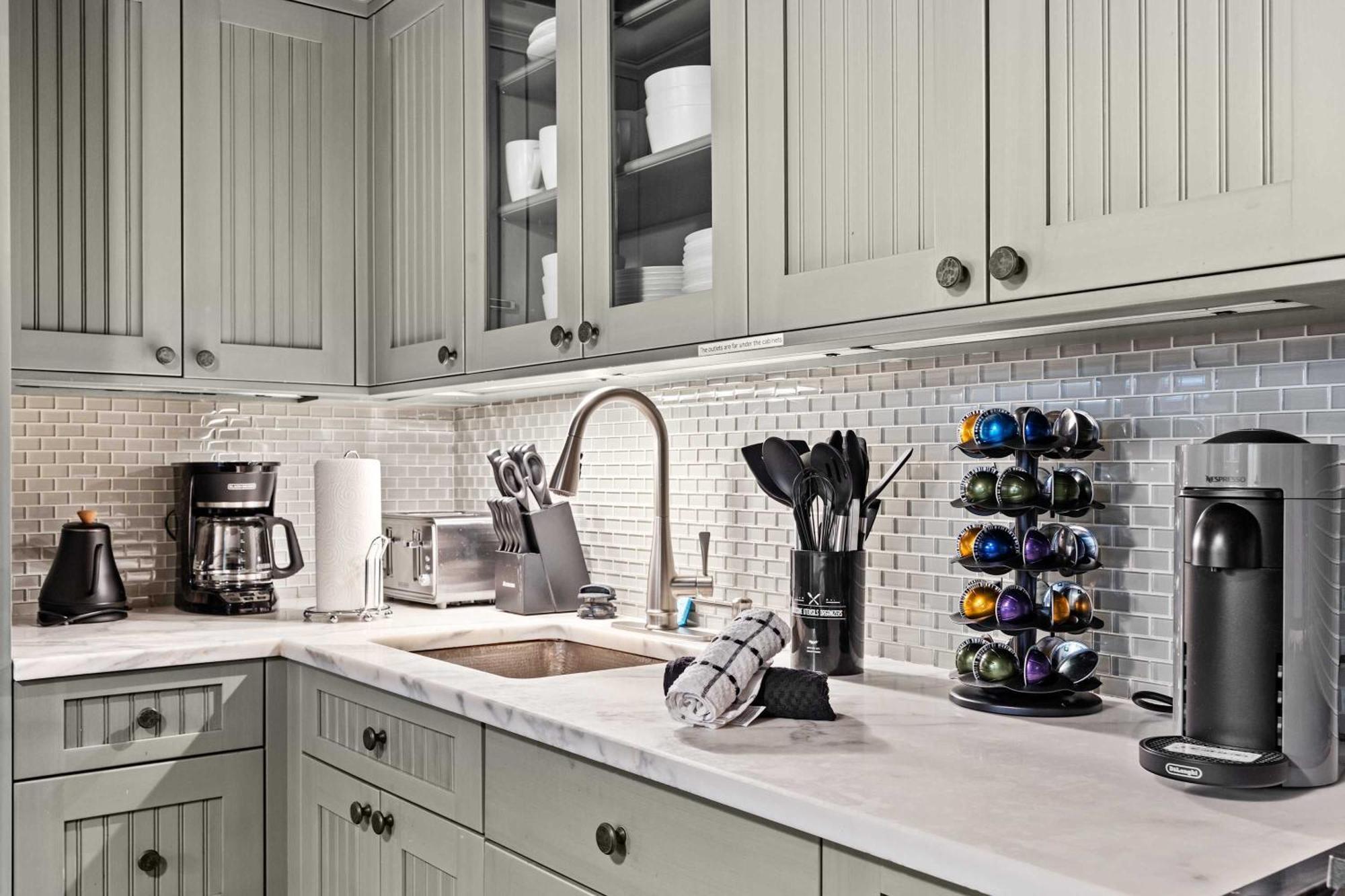 Downing By Rove Travel Private Terrace & Patio Apartment New York