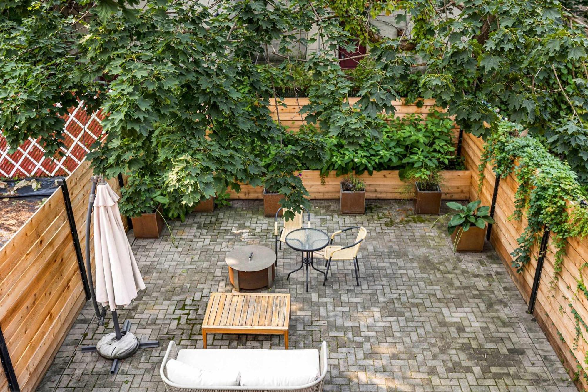 Bainbridge By Rove Duplex With Deck & Backyard Holiday home