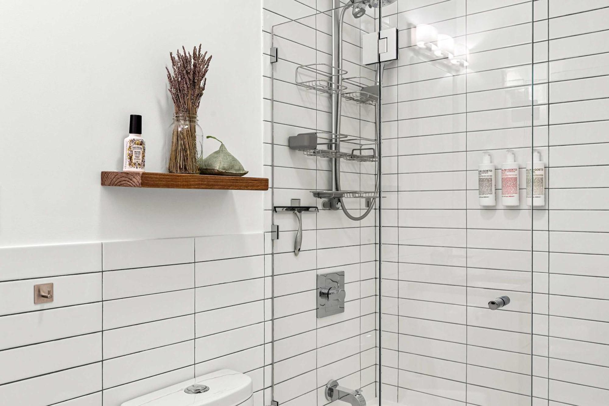 Bainbridge By Rove Duplex With Deck & Backyard *