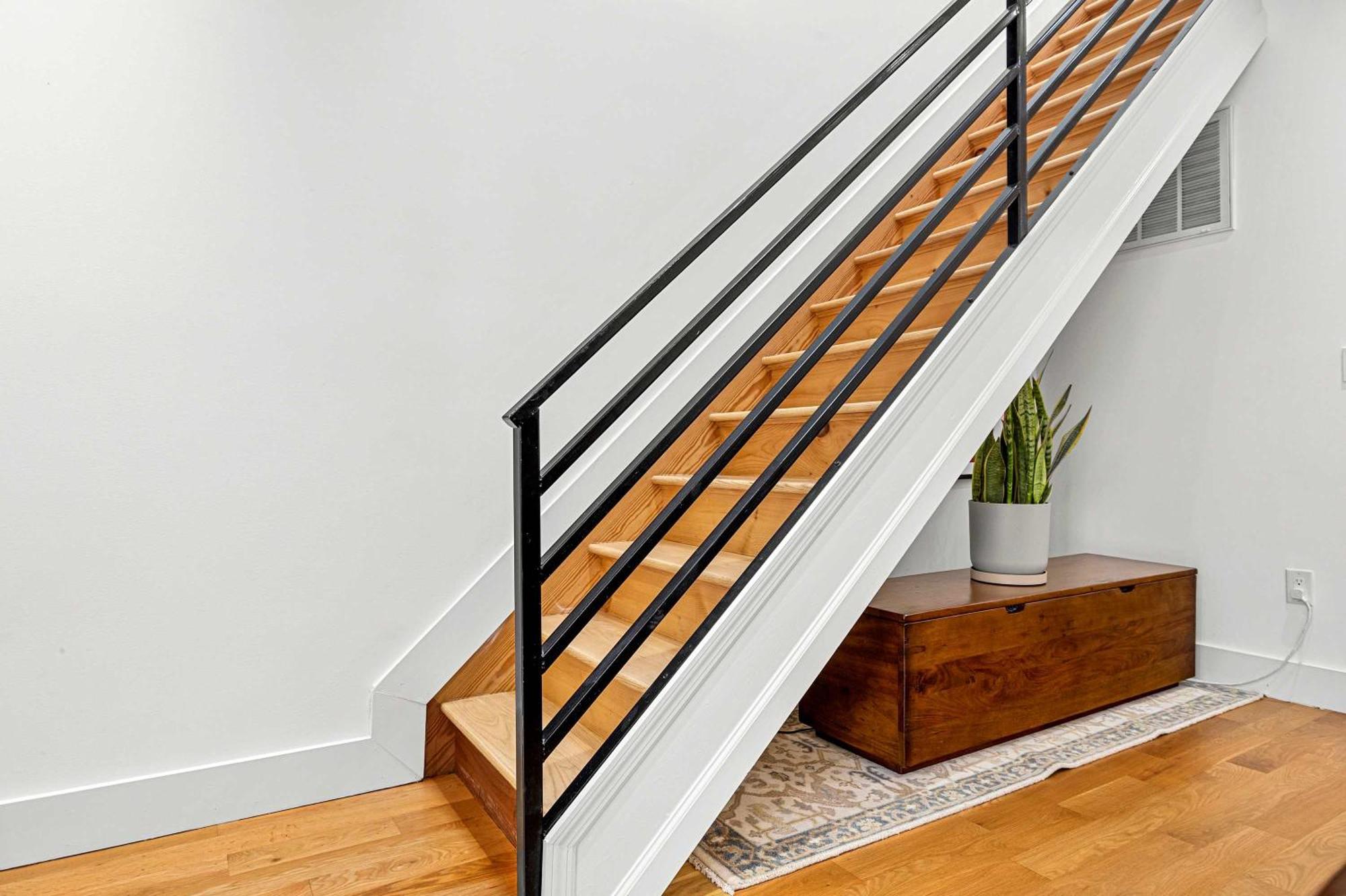 Bainbridge By Rove Duplex With Deck & Backyard *